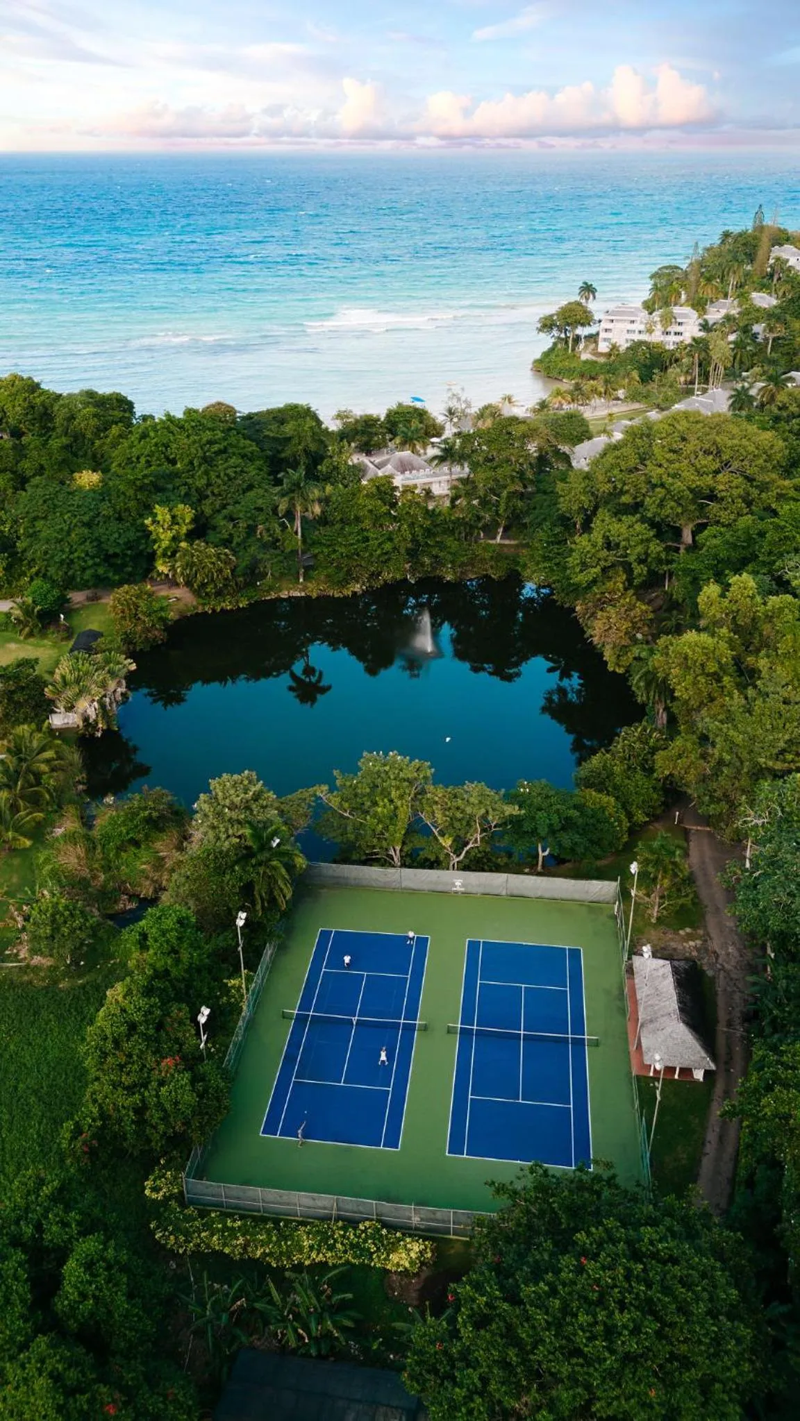 Tennis court in Couples Sans Souci