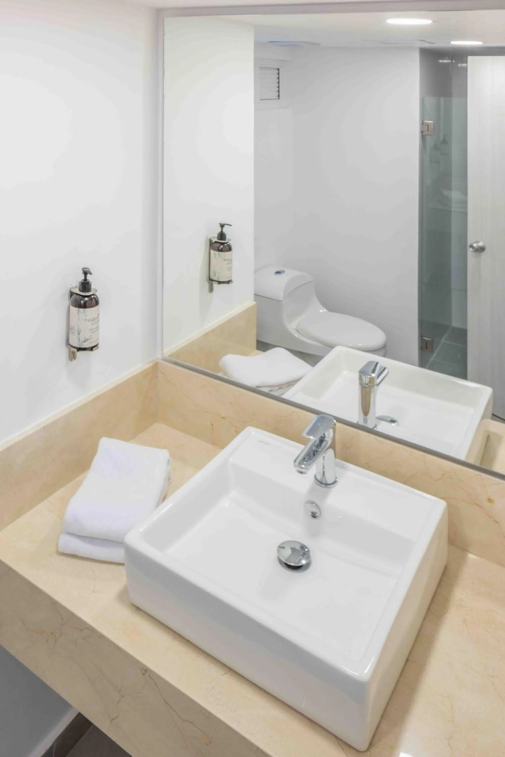 Bathroom, Bed in Decameron Cartagena - All Inclusive