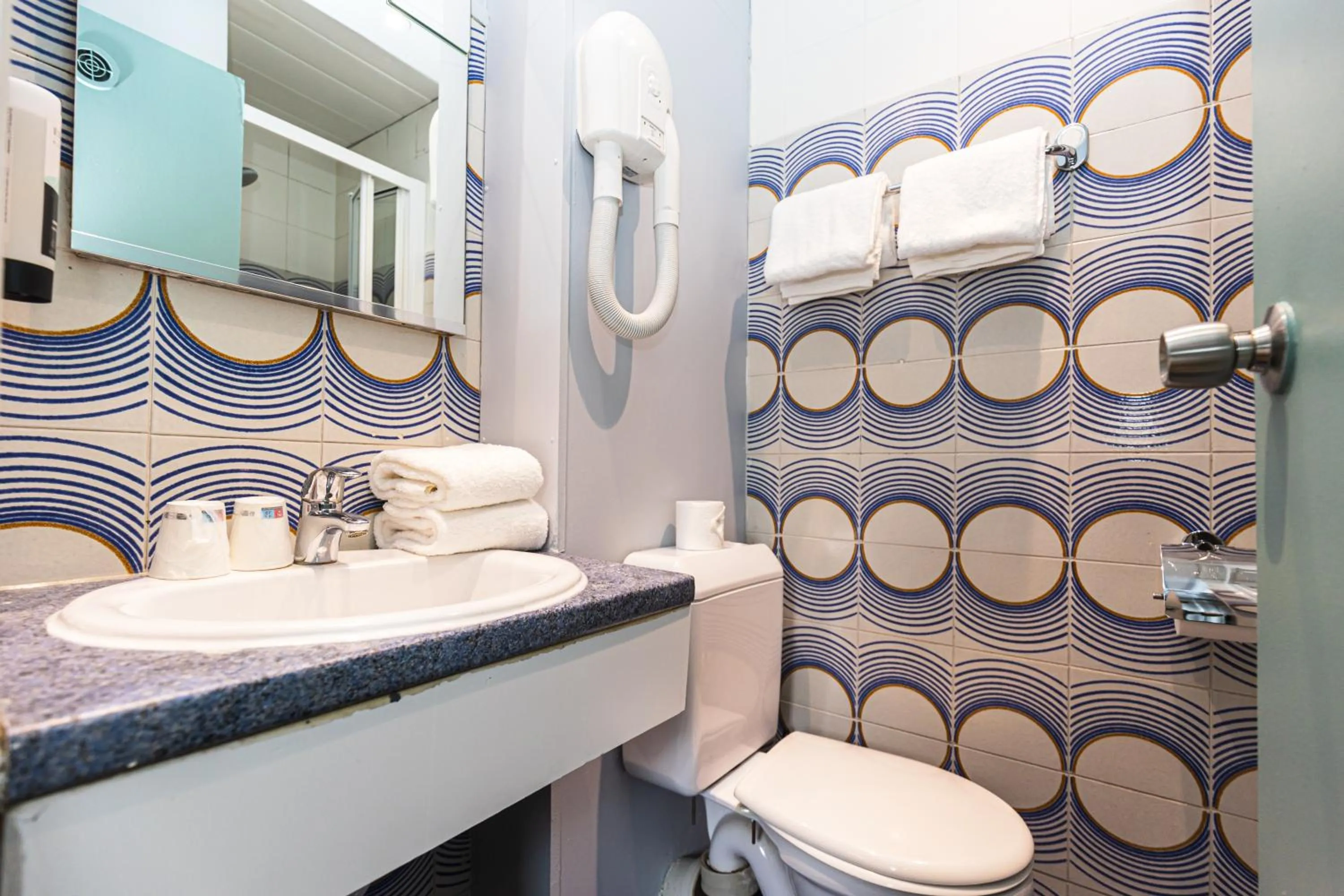 Bathroom in Vintage Paris Gare du Nord