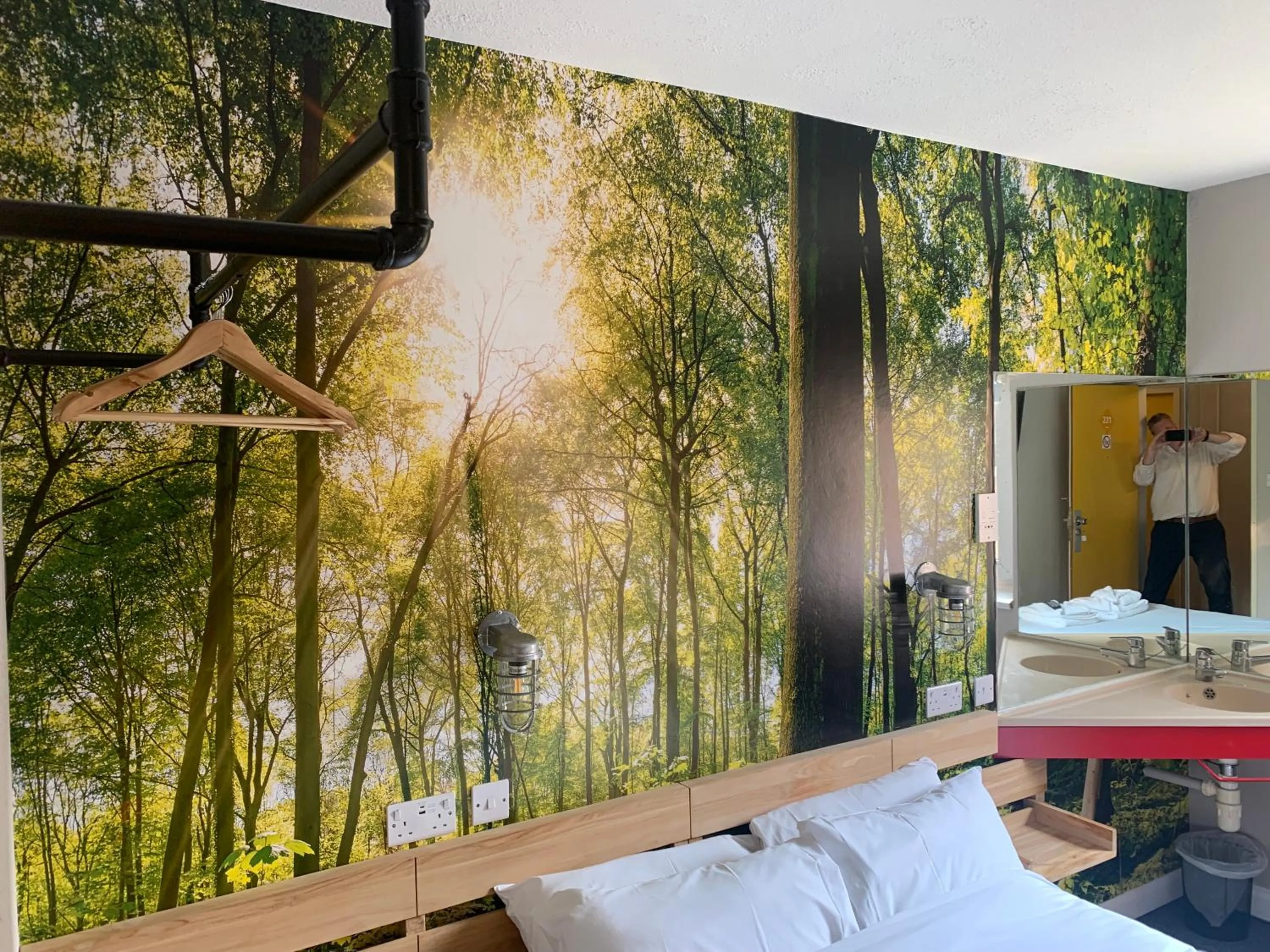 Bed in Metro Inns Newcastle