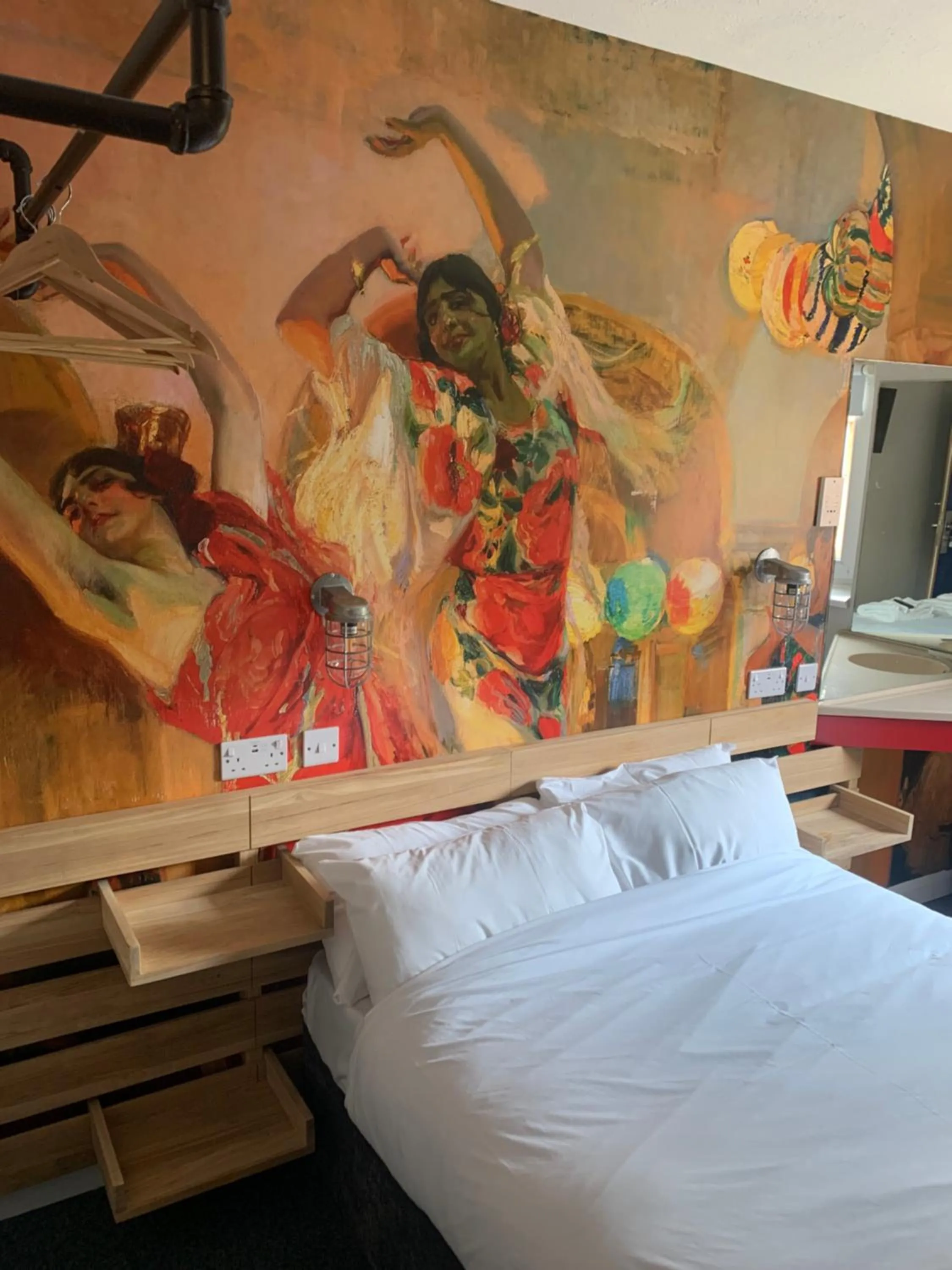 Bed in Metro Inns Newcastle