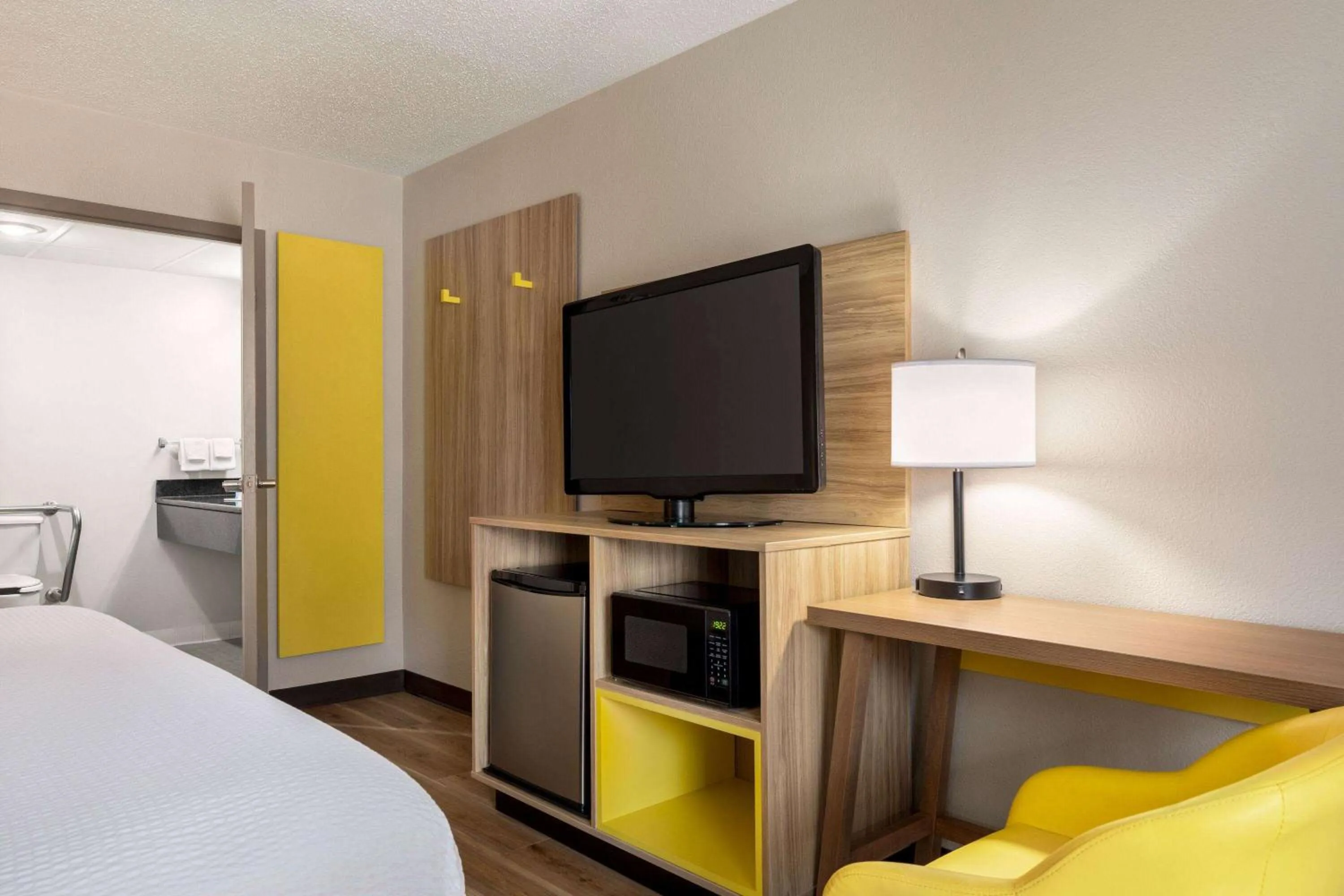 Photo of the whole room, Bed in Hotel Barkley