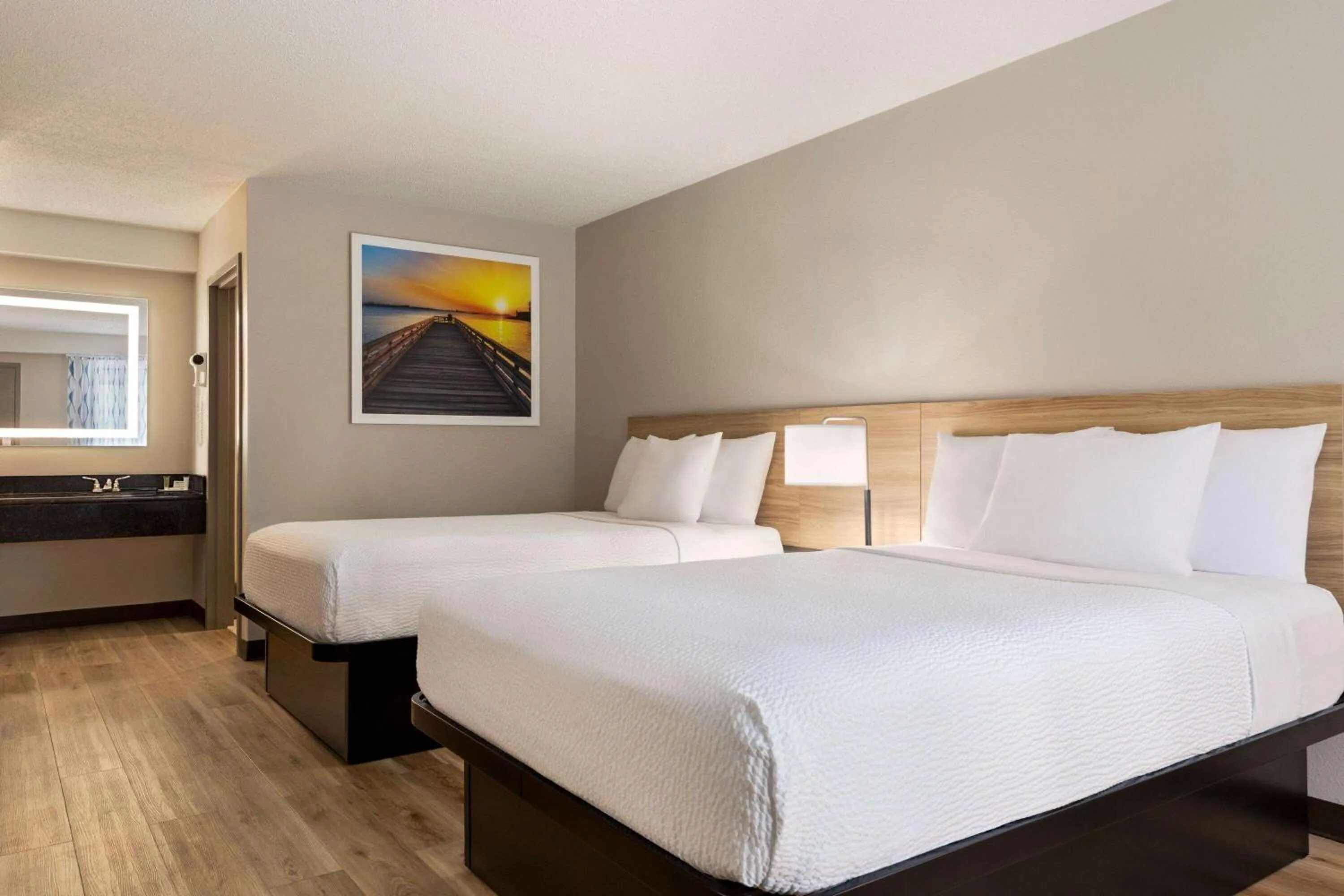 Photo of the whole room, Bed in Hotel Barkley