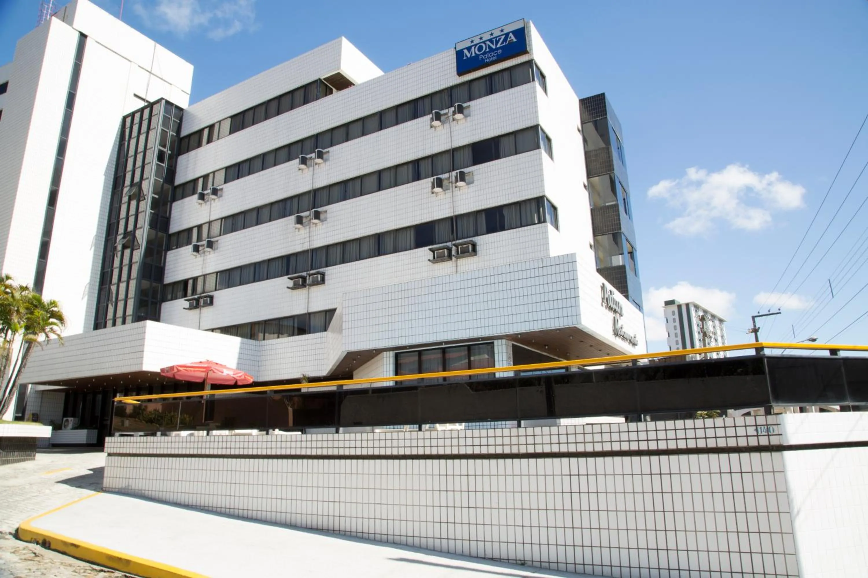 Facade/entrance in Monza Palace Hotel