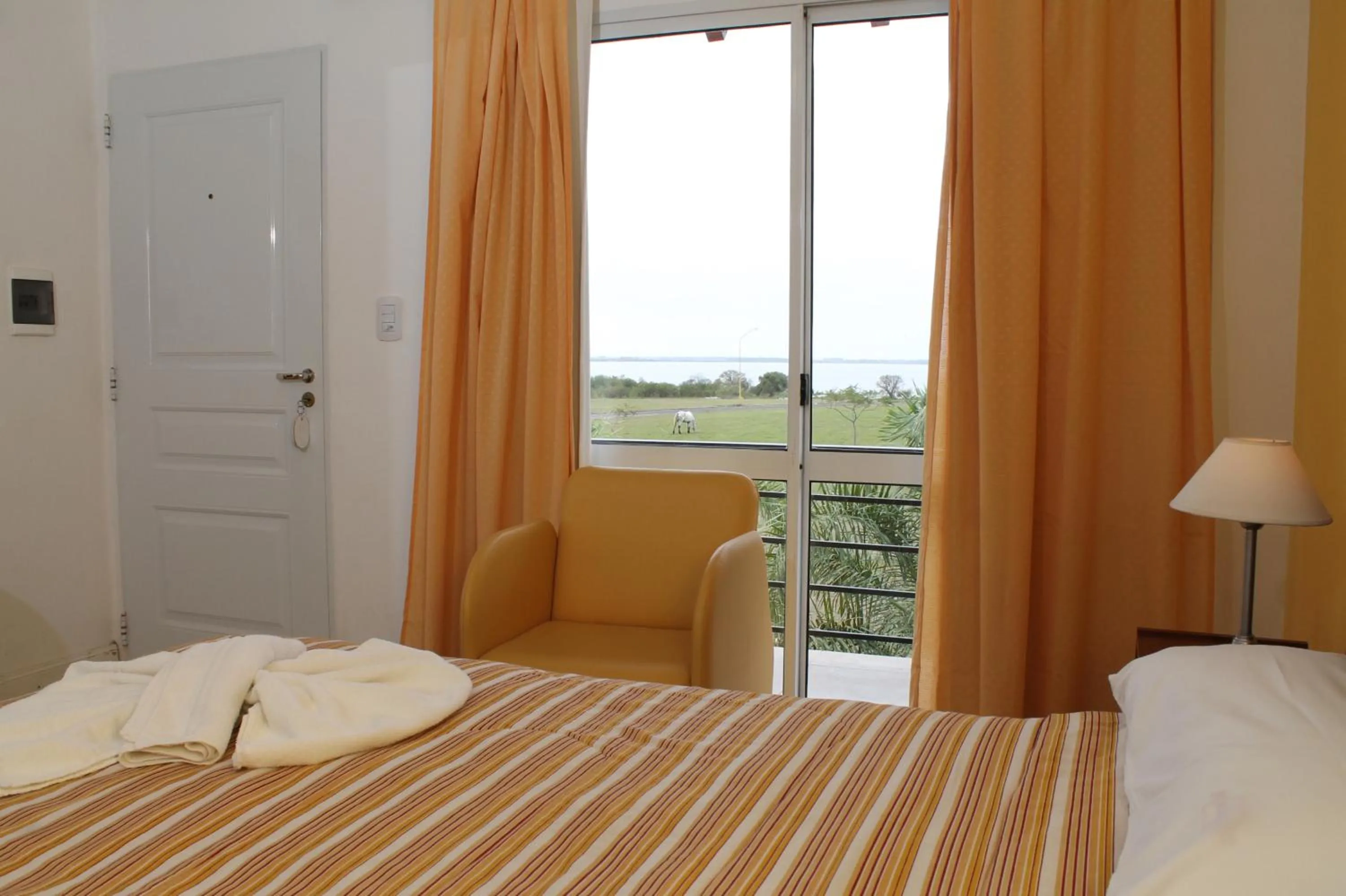 Day, Bed in Brisas del Lago Apart y Hotel