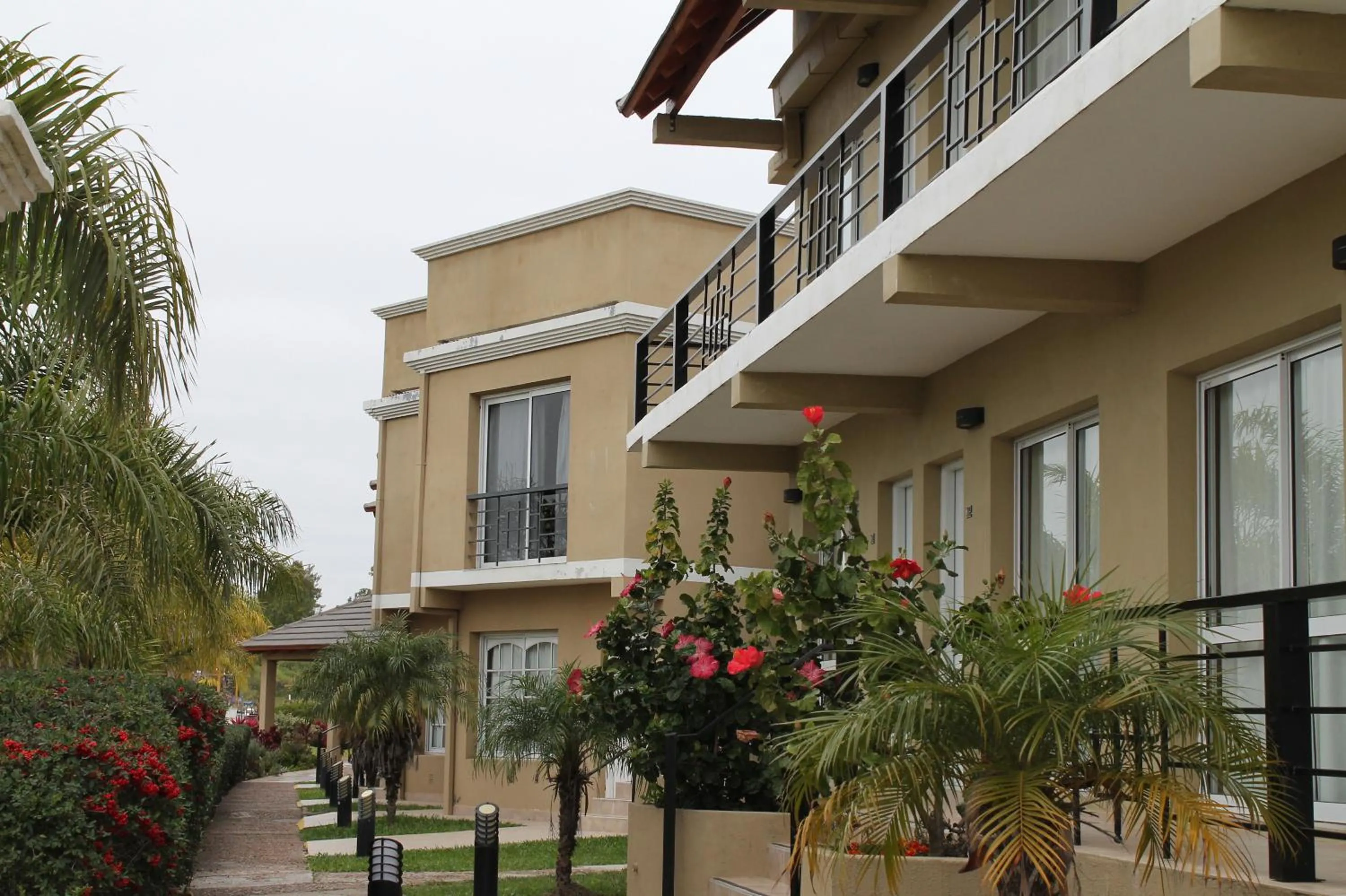 Property building in Brisas del Lago Apart y Hotel