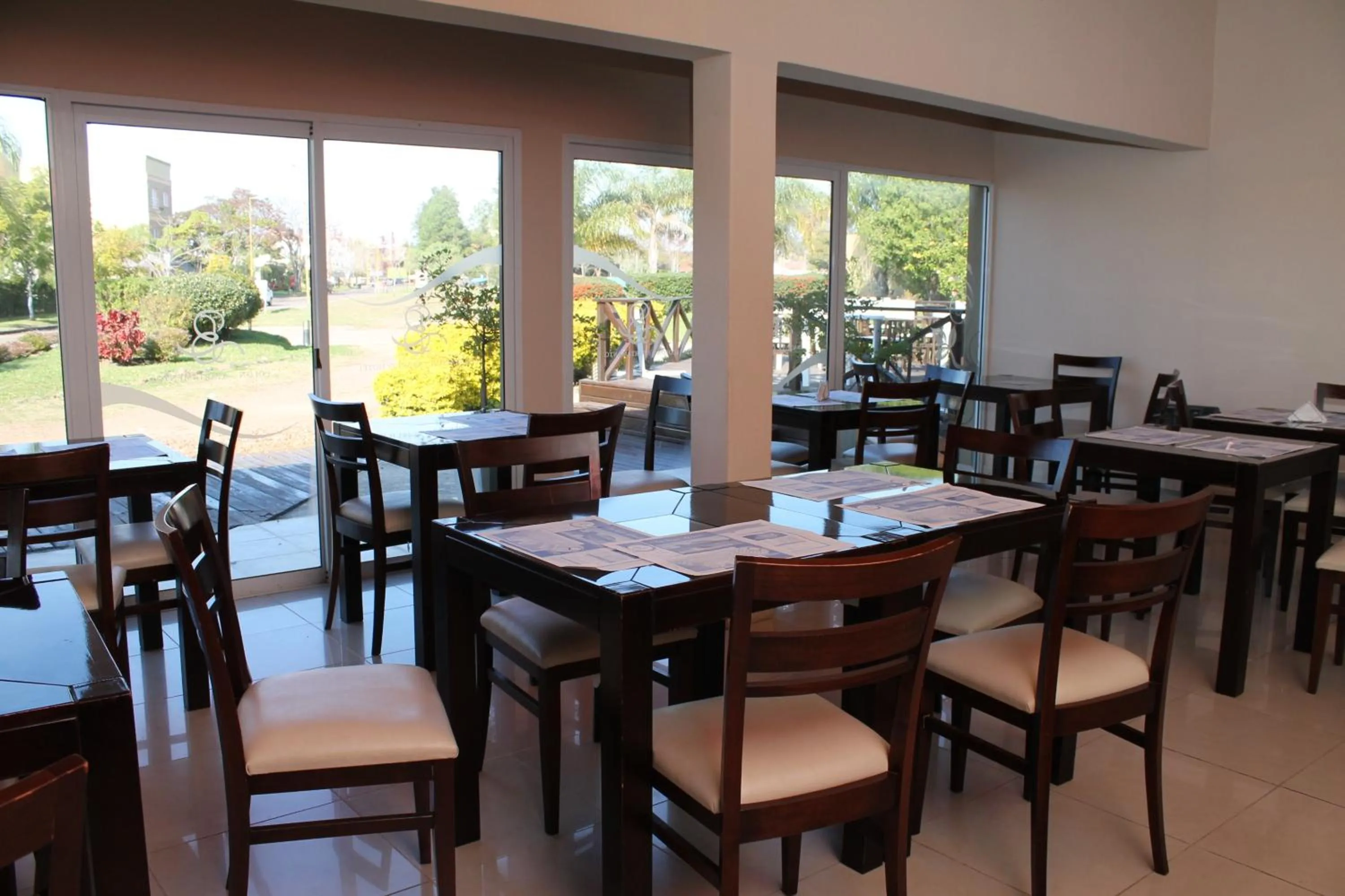 Restaurant/places to eat in Brisas del Lago Apart y Hotel