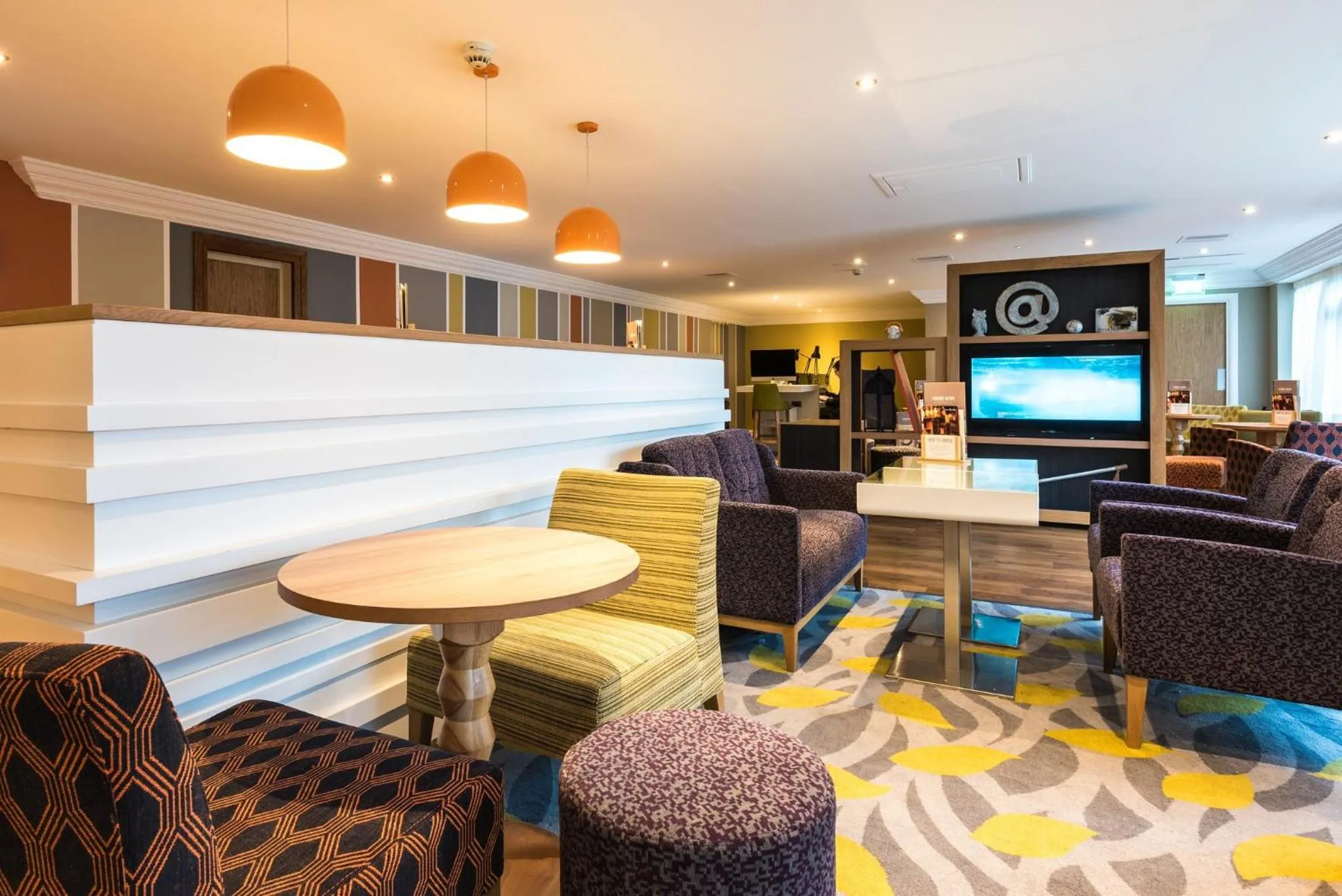 Lounge or bar in Holiday Inn Chester South by IHG