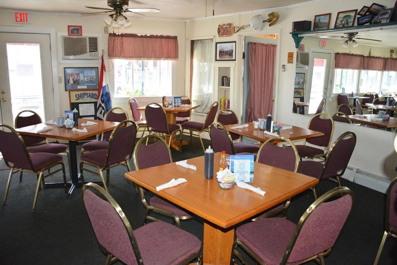 Restaurant/places to eat in Alouette Sunrise Suites