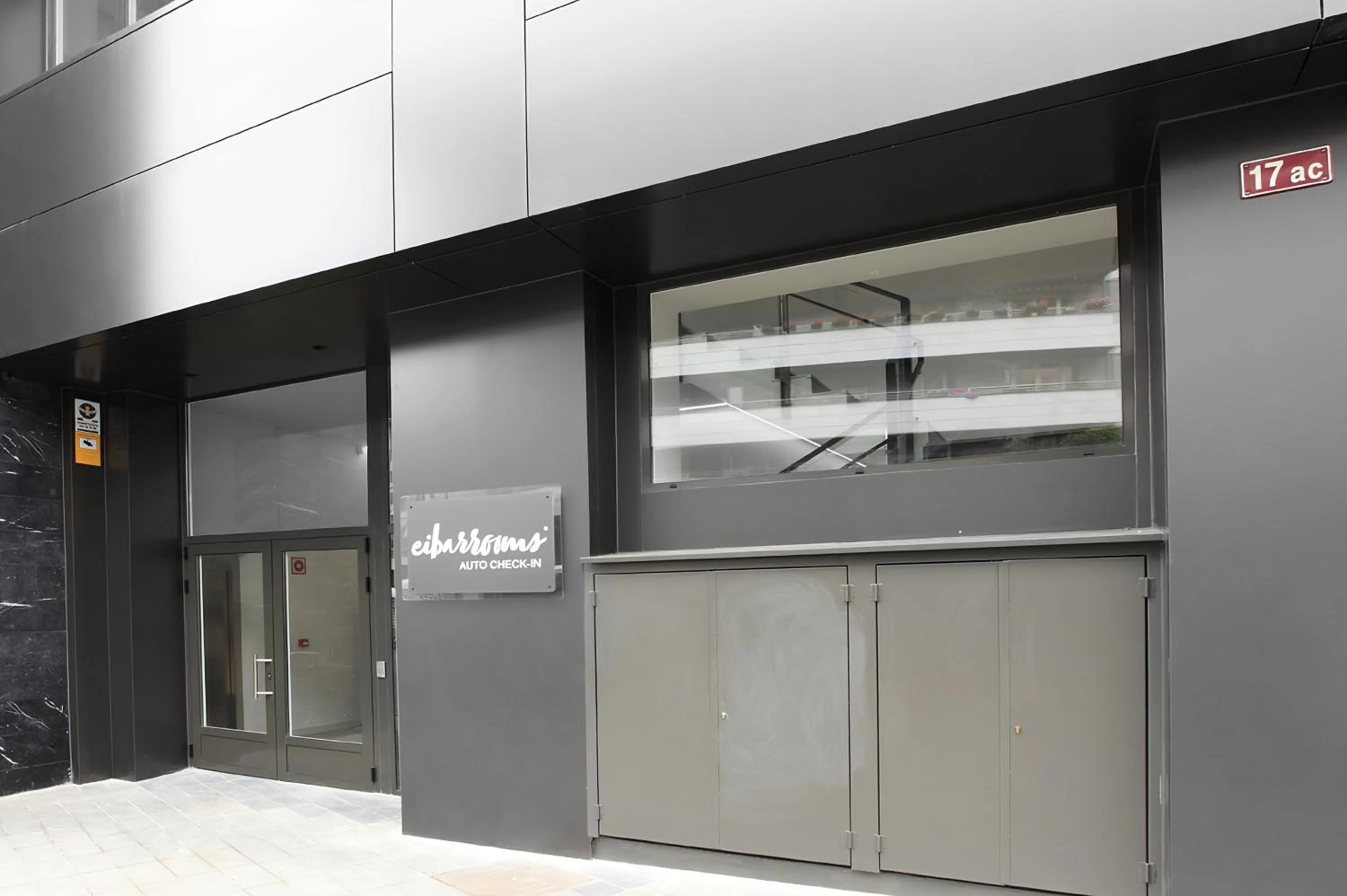 Facade/entrance in Eibarooms