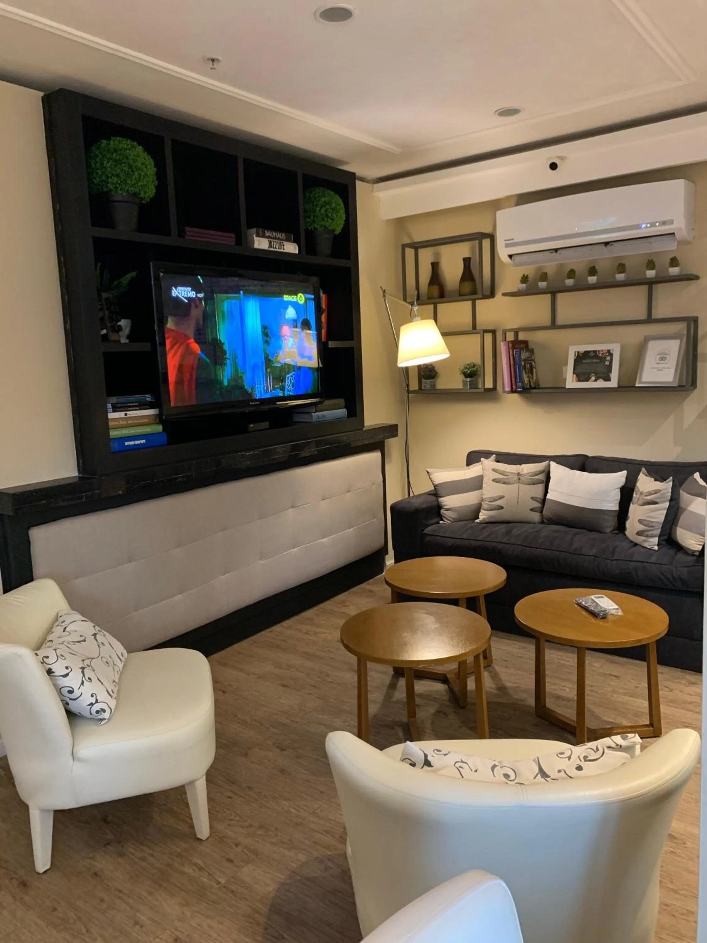 Lobby or reception in After Hotel Montevideo