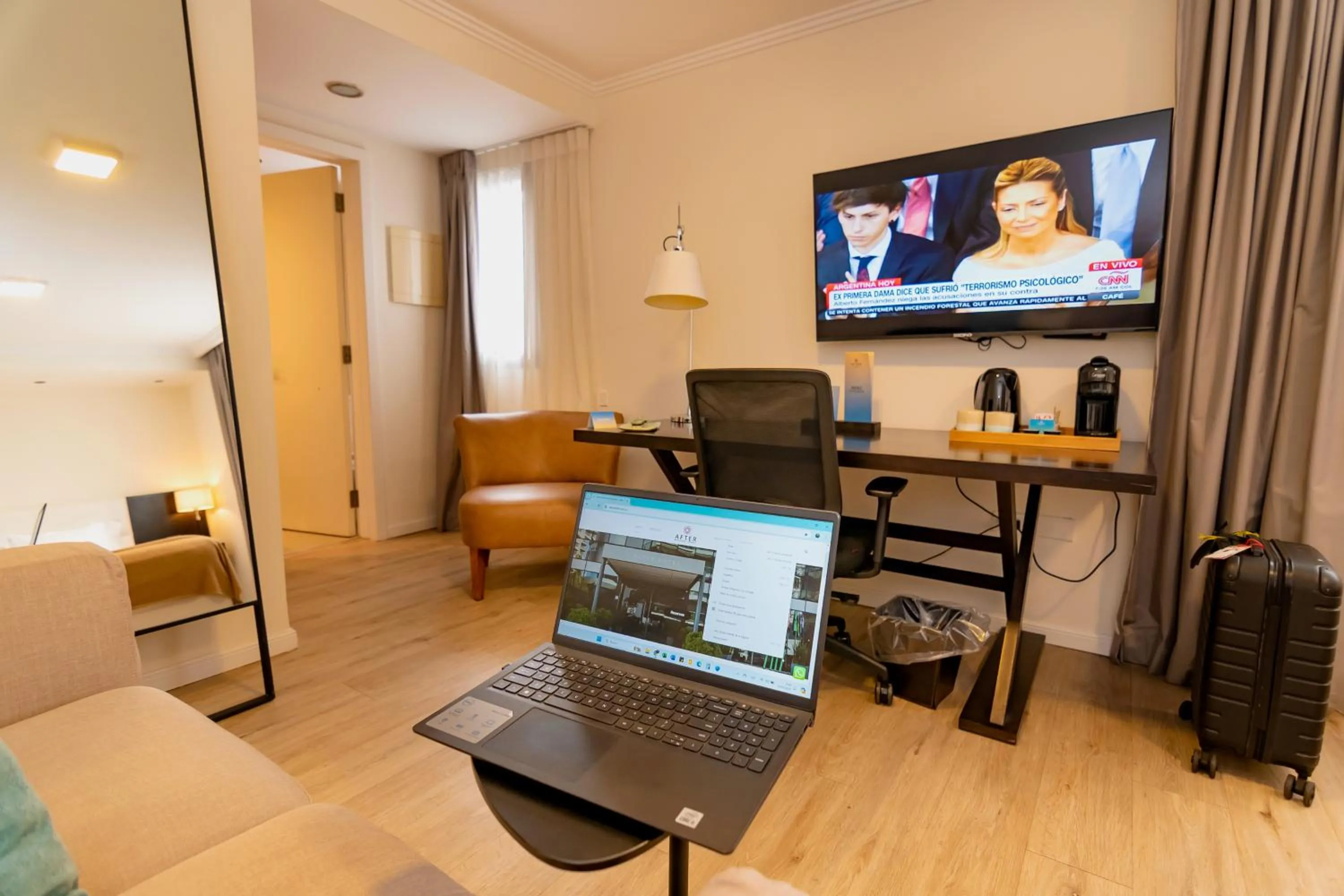 TV and multimedia in After Hotel Montevideo