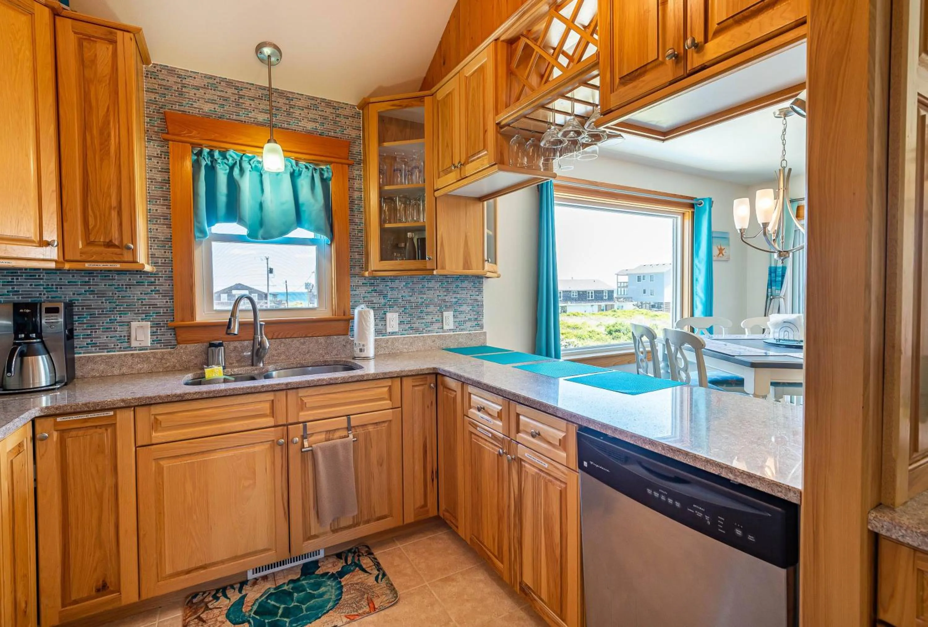 Everybody Loves...Sand, Sun & Fun - KDH MP 5.5, Ocean View, 100 Yds to Beach, Pool, Fire Pit, Flex Stays