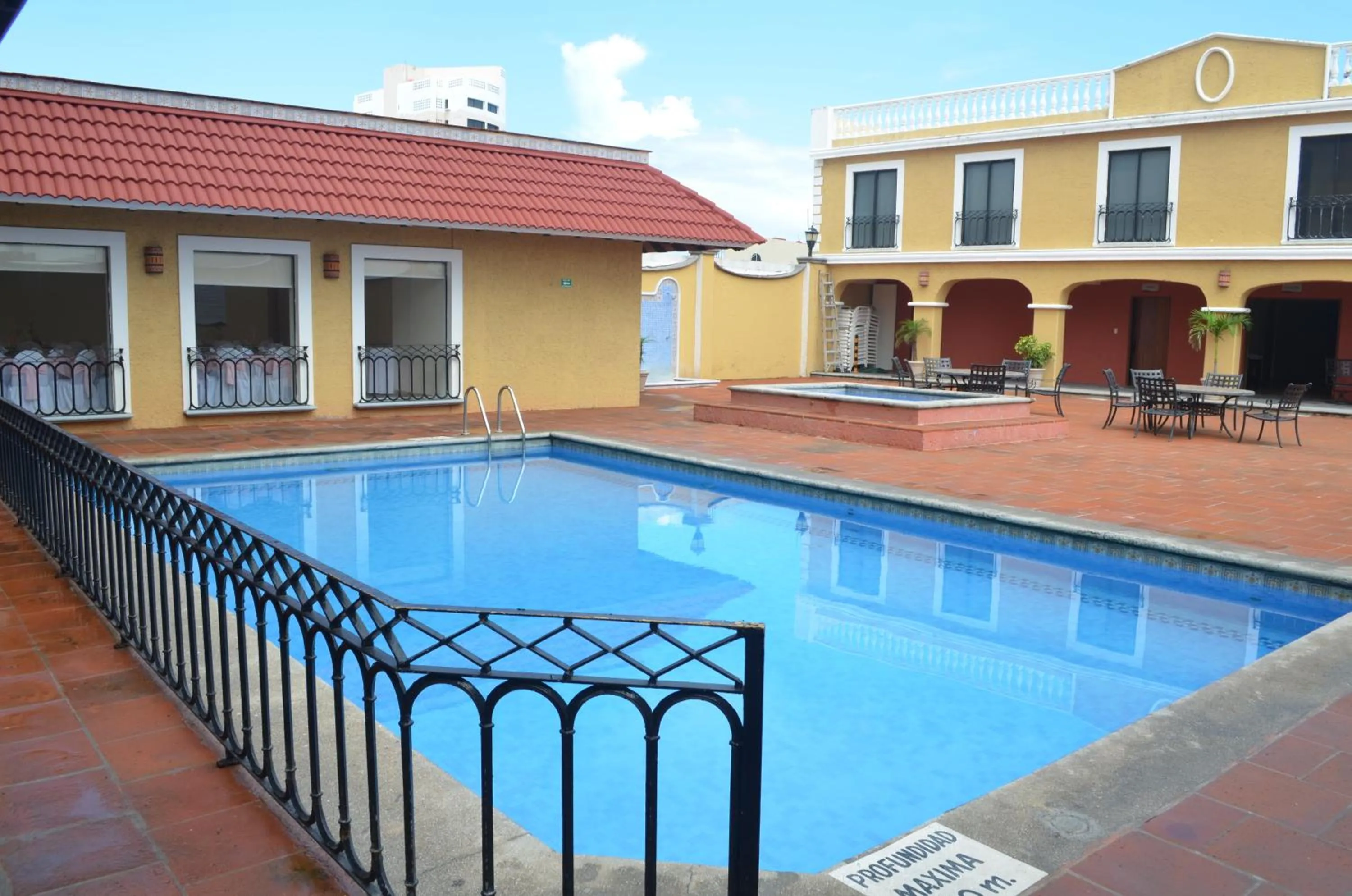 Swimming pool in Hotel Bello Veracruz