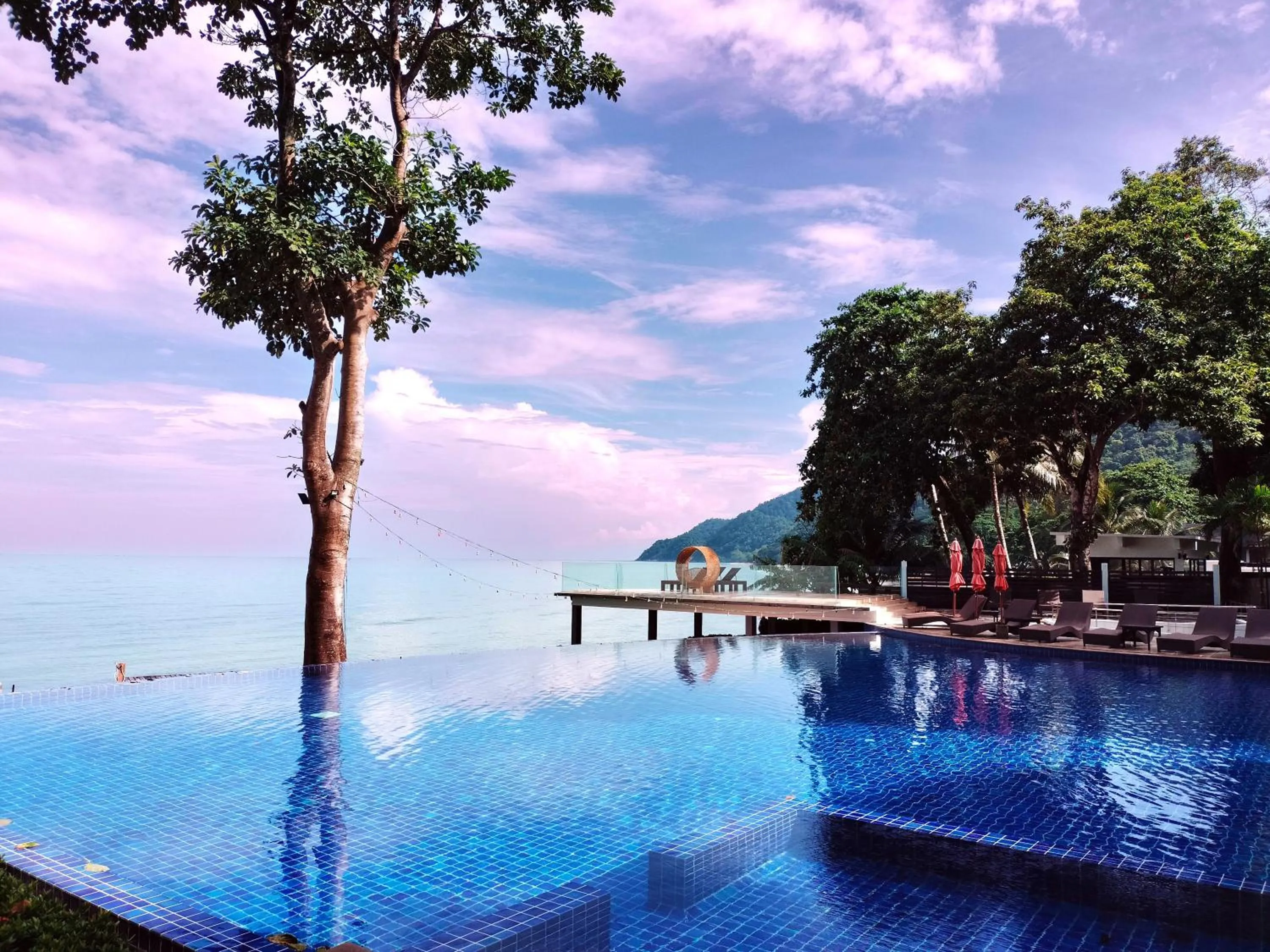 Swimming pool in Chang Buri Resort & Koh Chang Hillside