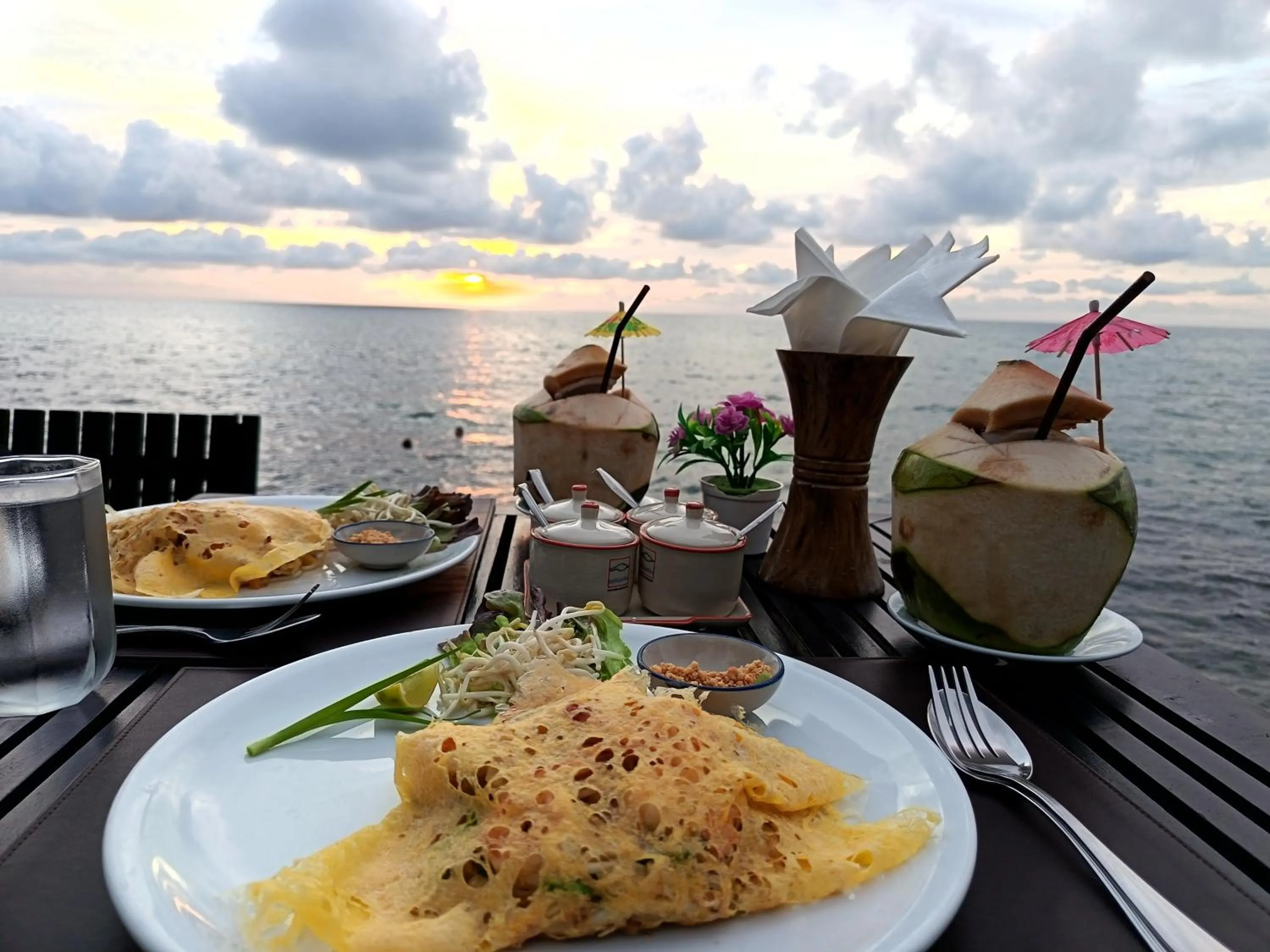 Restaurant/places to eat in Chang Buri Resort & Koh Chang Hillside