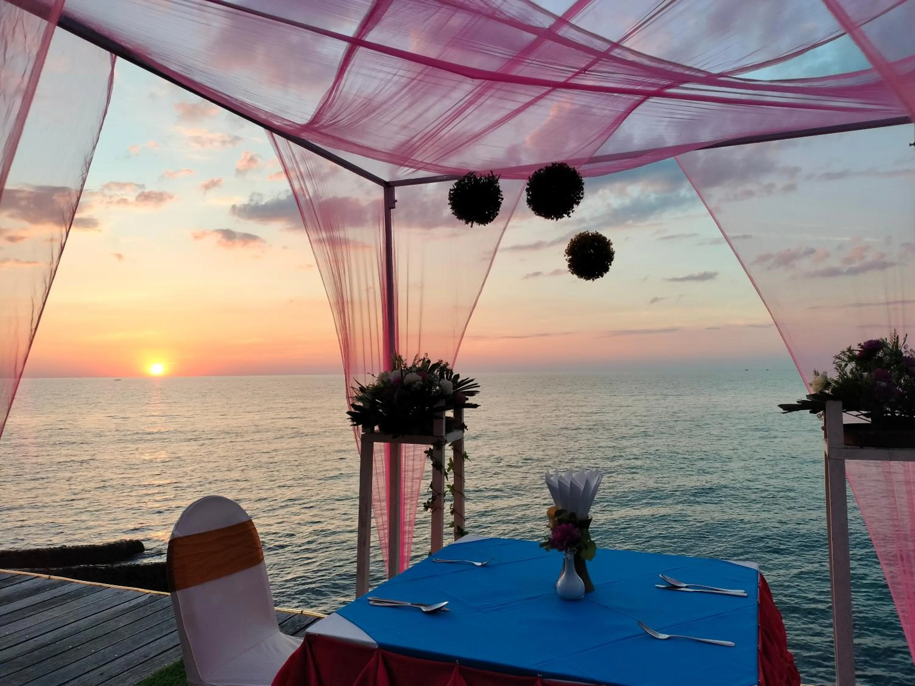 Restaurant/places to eat in Chang Buri Resort & Koh Chang Hillside