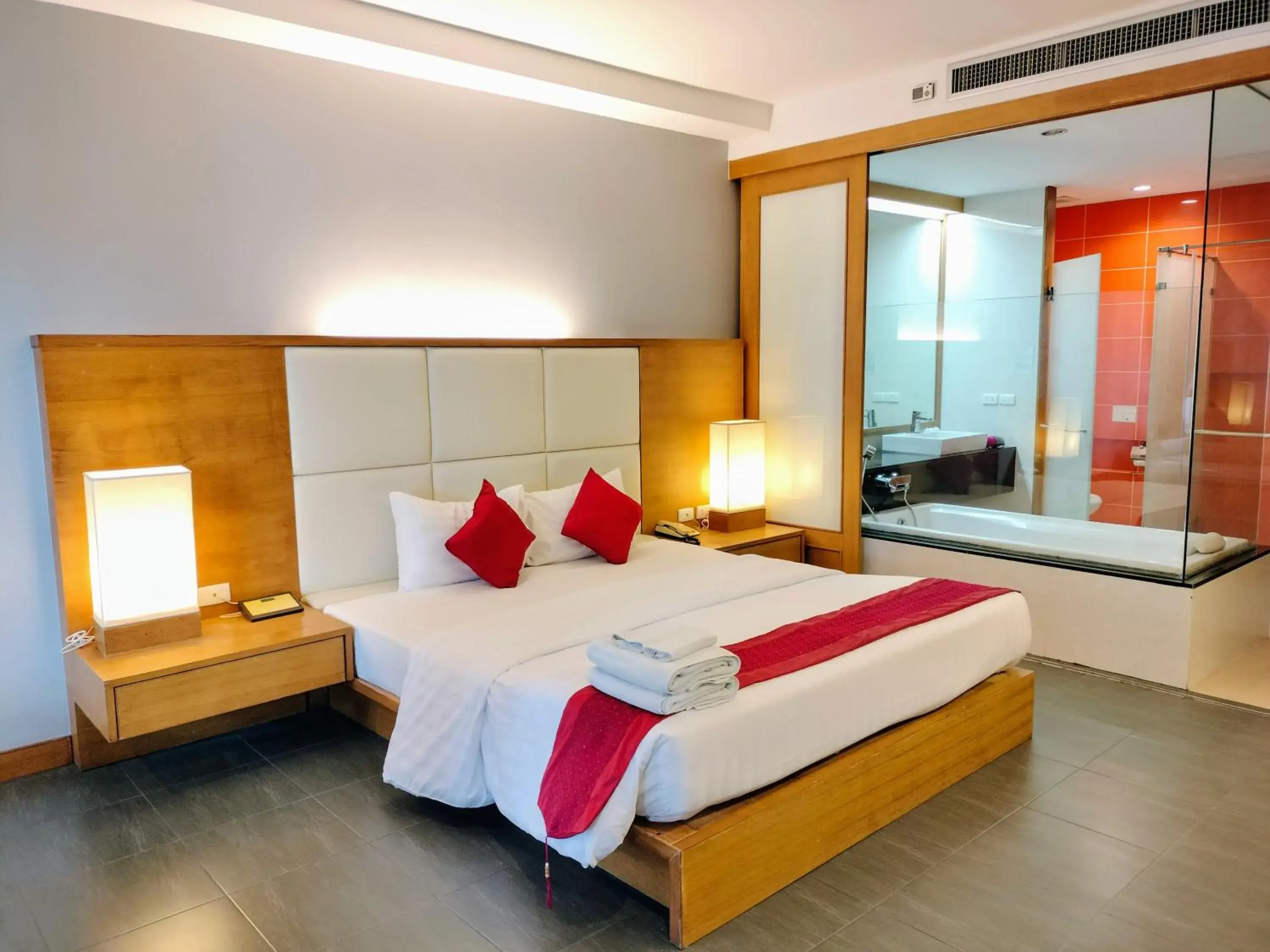 Seaside Deluxe Room with Bathtub in Chang Buri Resort & Koh Chang Hillside Seaside Deluxe Room with Bathtub in Chang Buri Resort & Koh Chang Hillside