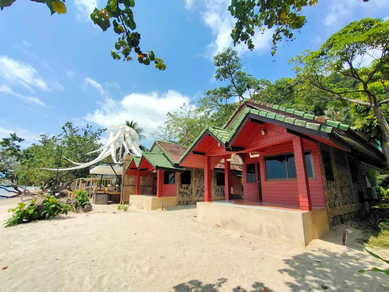 Property building in Koh Chang Lagoon Princess