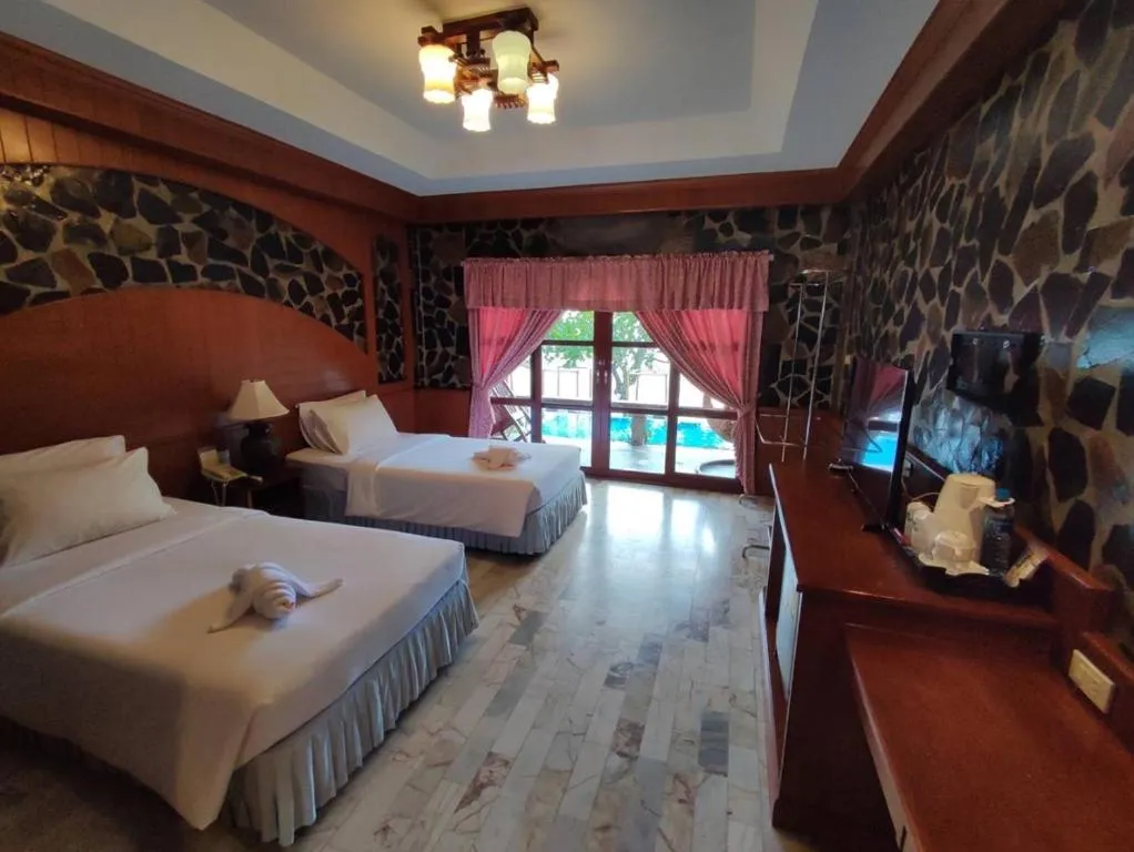 Bed in Koh Chang Lagoon Princess