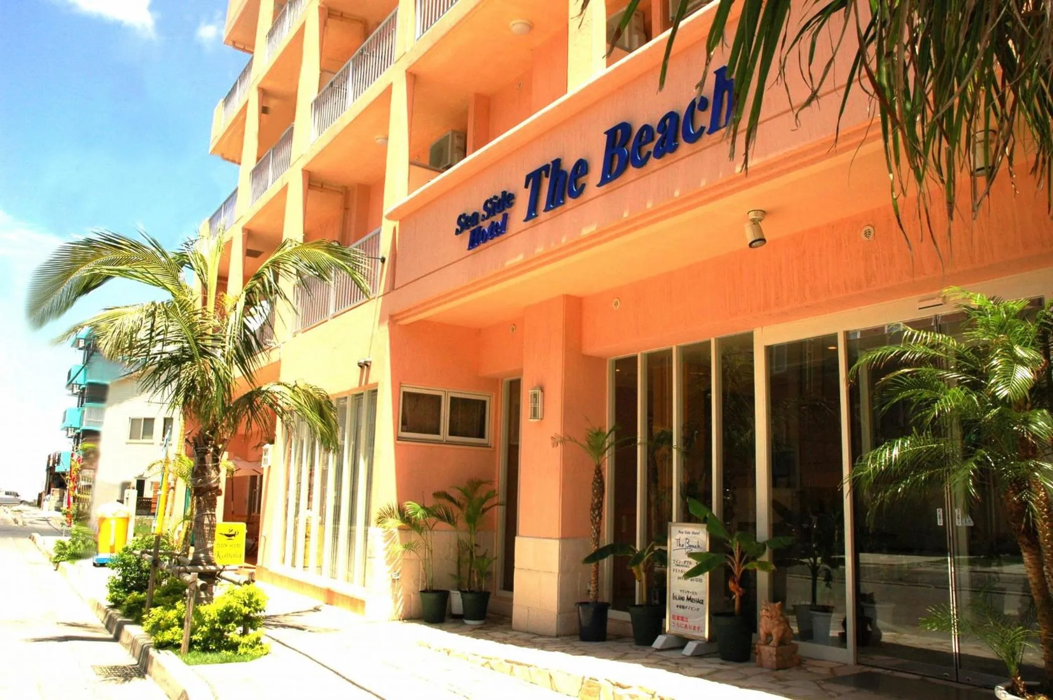 Facade/entrance in Seaside Hotel The Beach