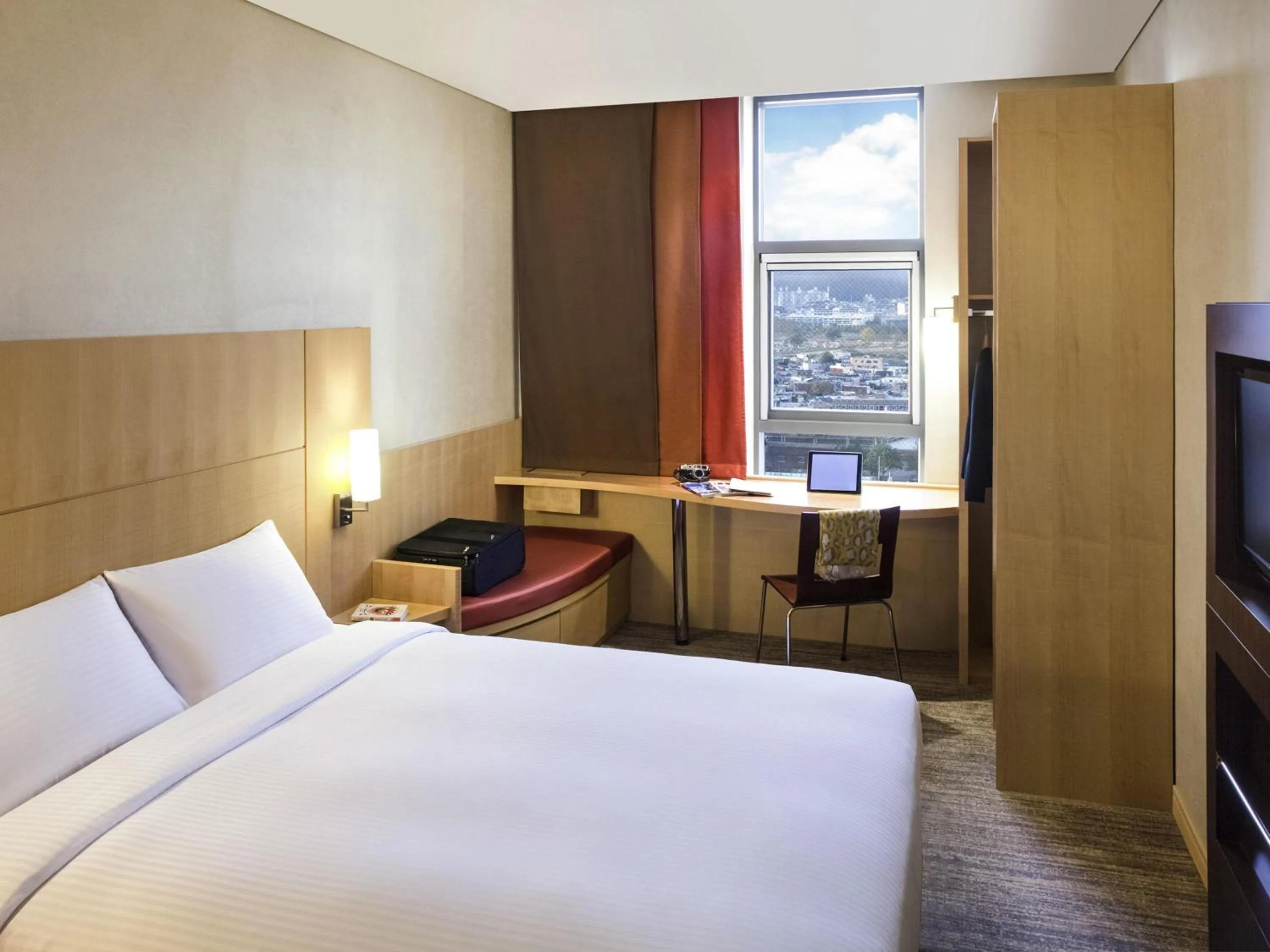 Bedroom in Ibis Ambassador Busan City Centre