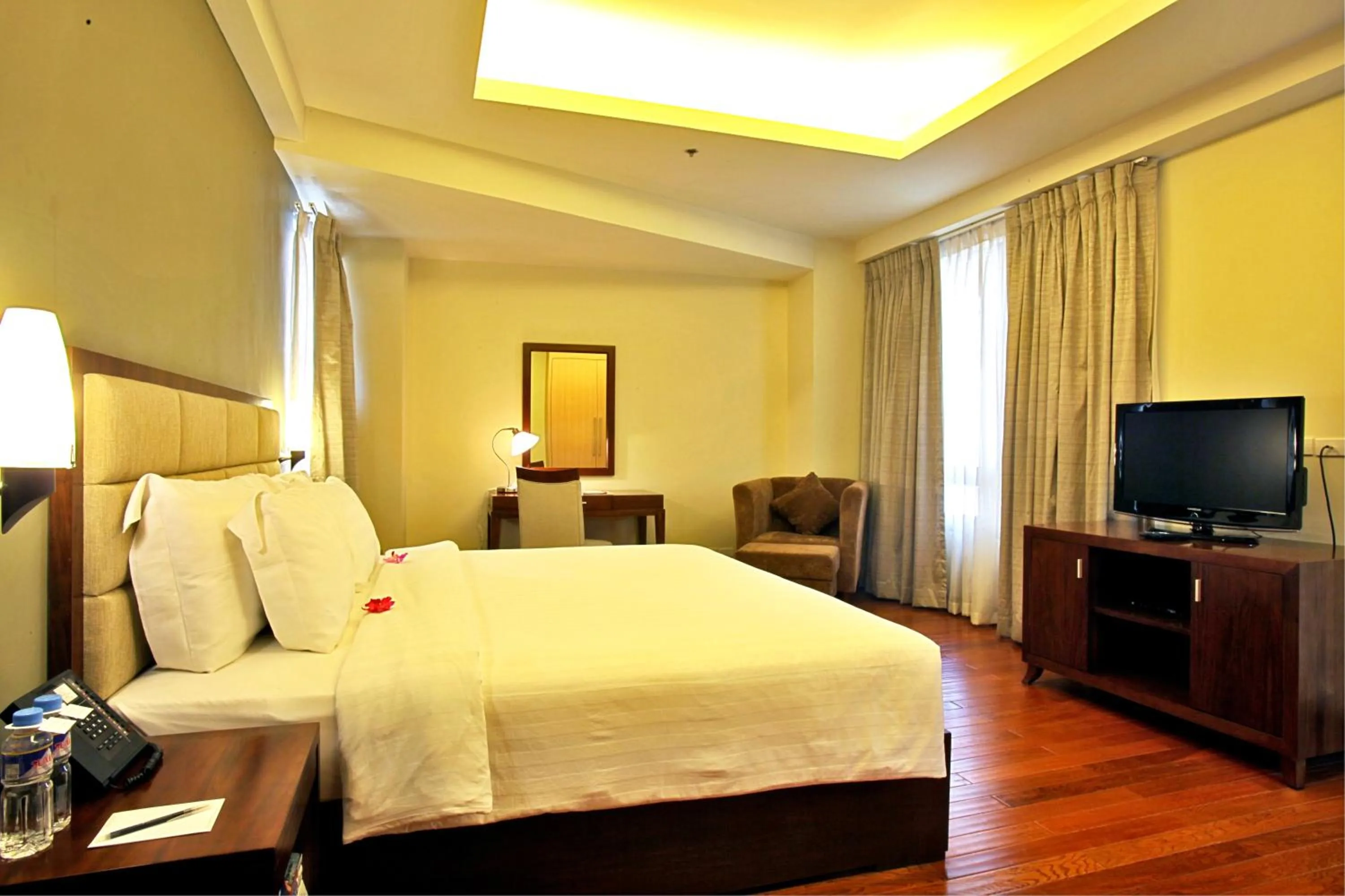 Photo of the whole room, Bed in Armada Hotel Manila