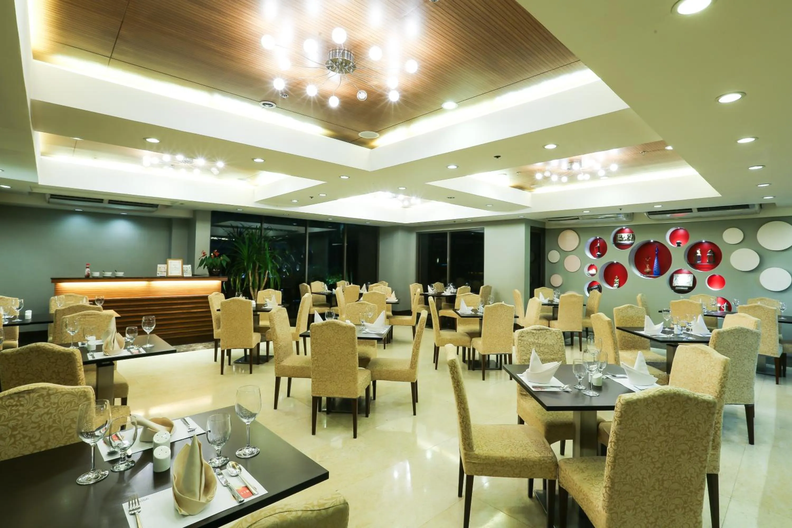 Restaurant/places to eat in Armada Hotel Manila