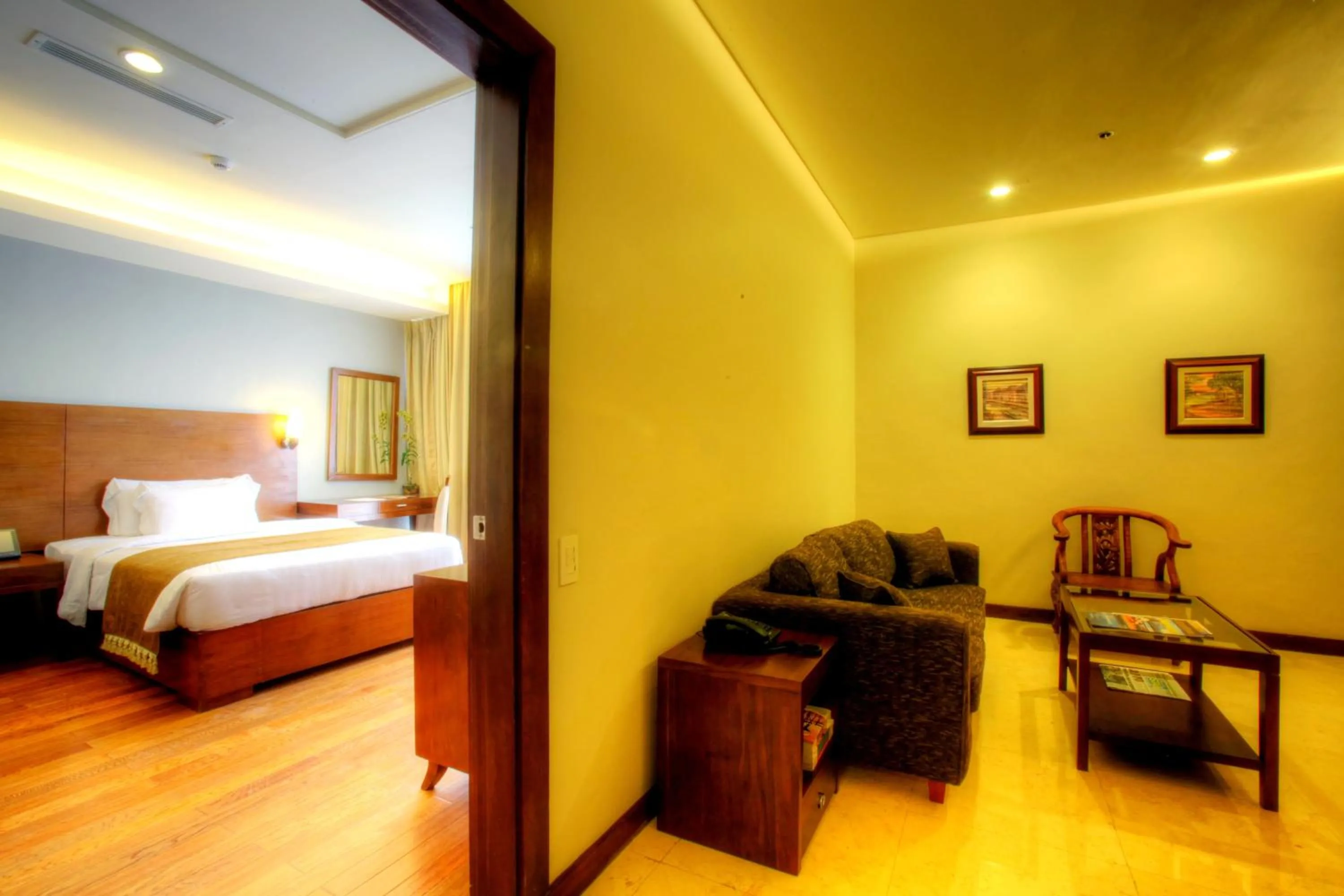 Living room, Bed in Armada Hotel Manila