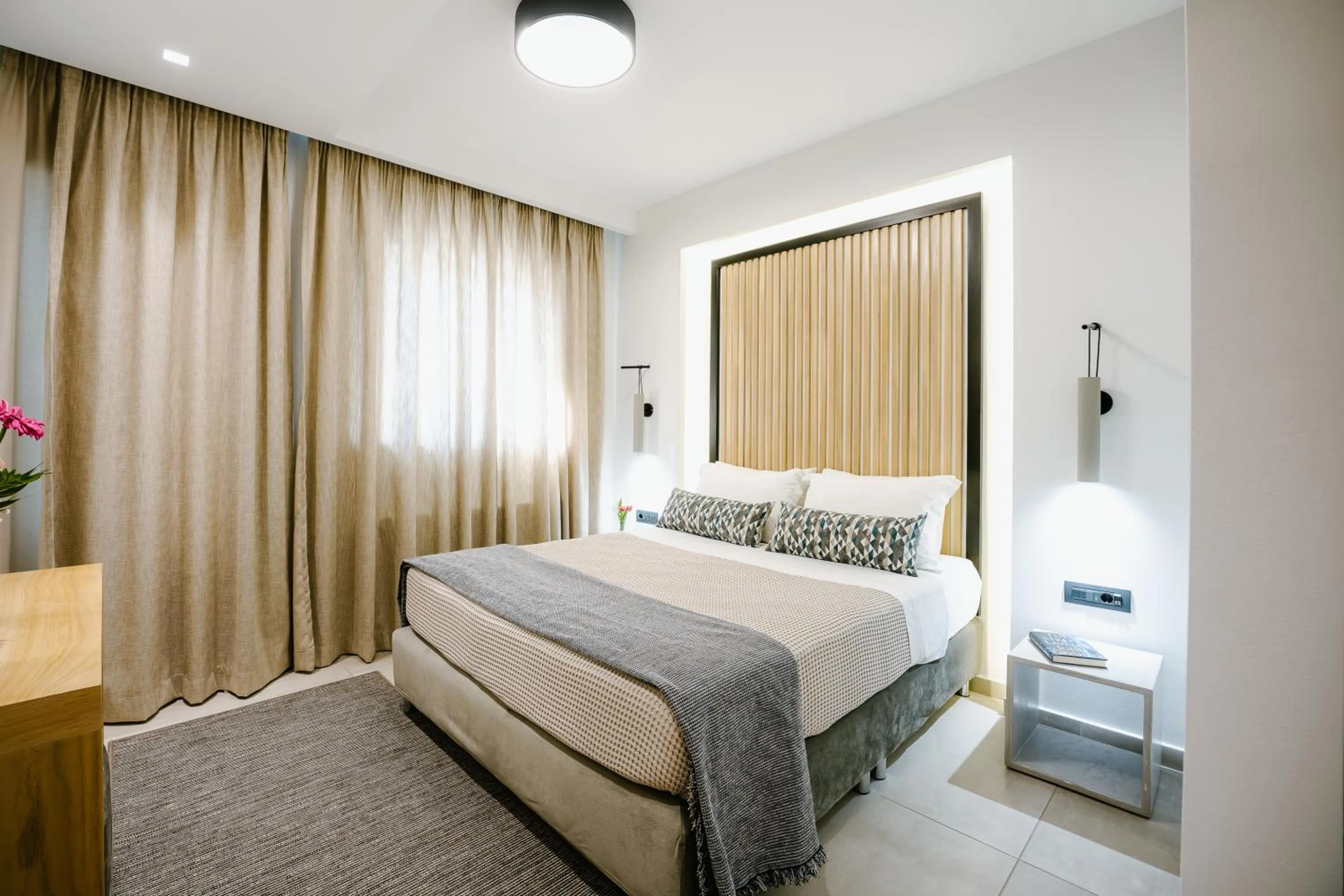 Photo of the whole room, Bed in Andrew's Luxury Residence