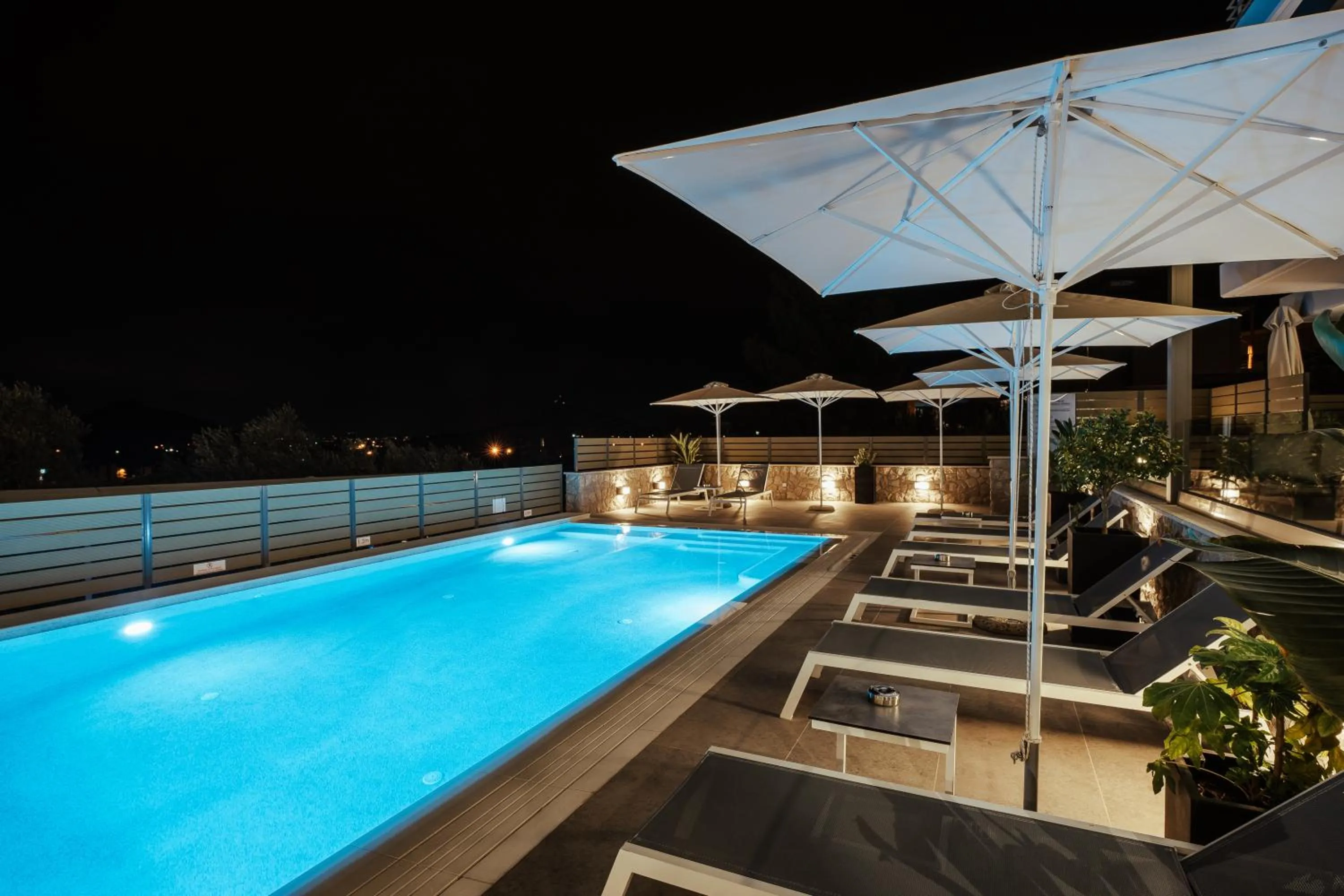 Swimming pool in Andrew's Luxury Residence