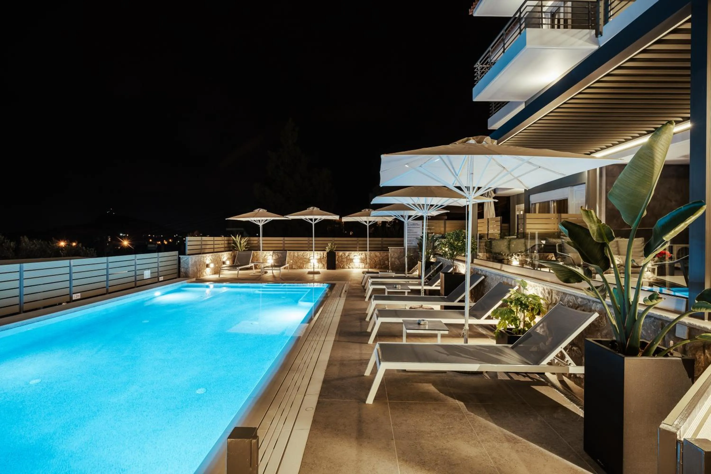 Swimming pool in Andrew's Luxury Residence