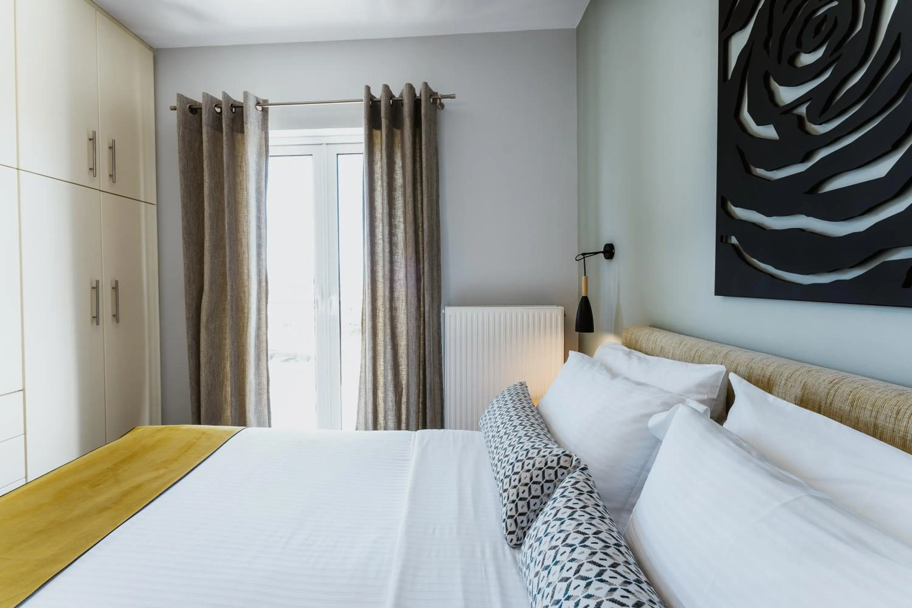 Photo of the whole room, Bed in Andrew's Luxury Residence