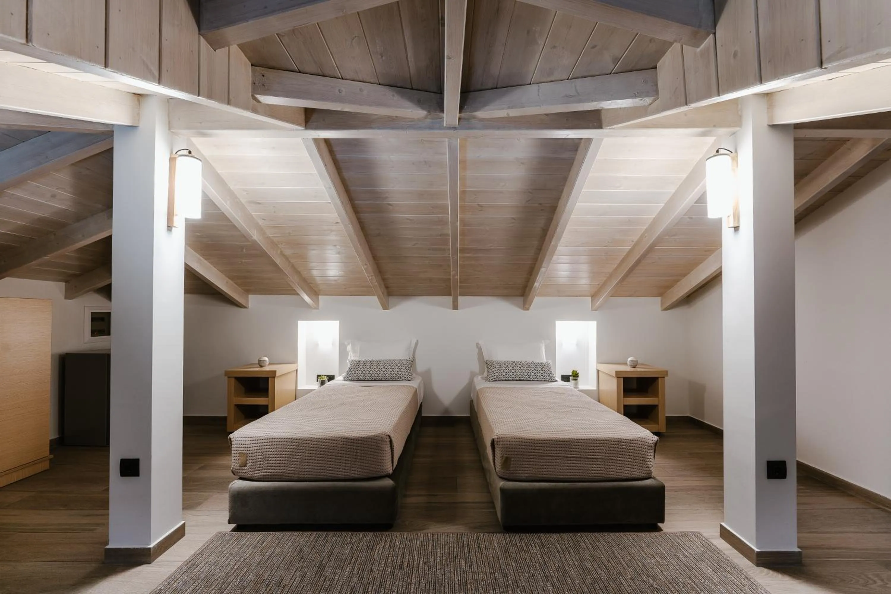 Bedroom, Bed in Andrew's Luxury Residence