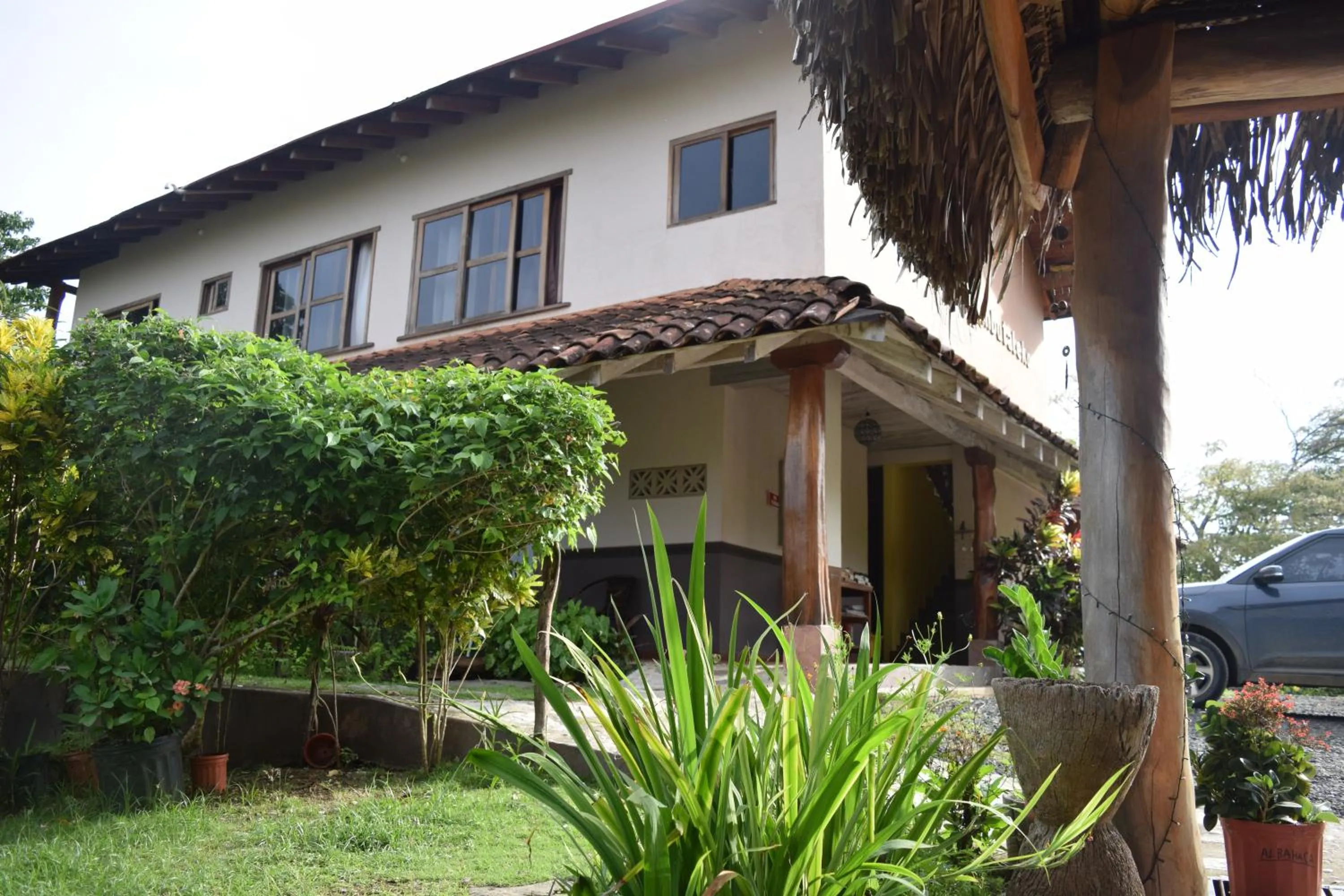Facade/entrance in Hotel Kambutaleko