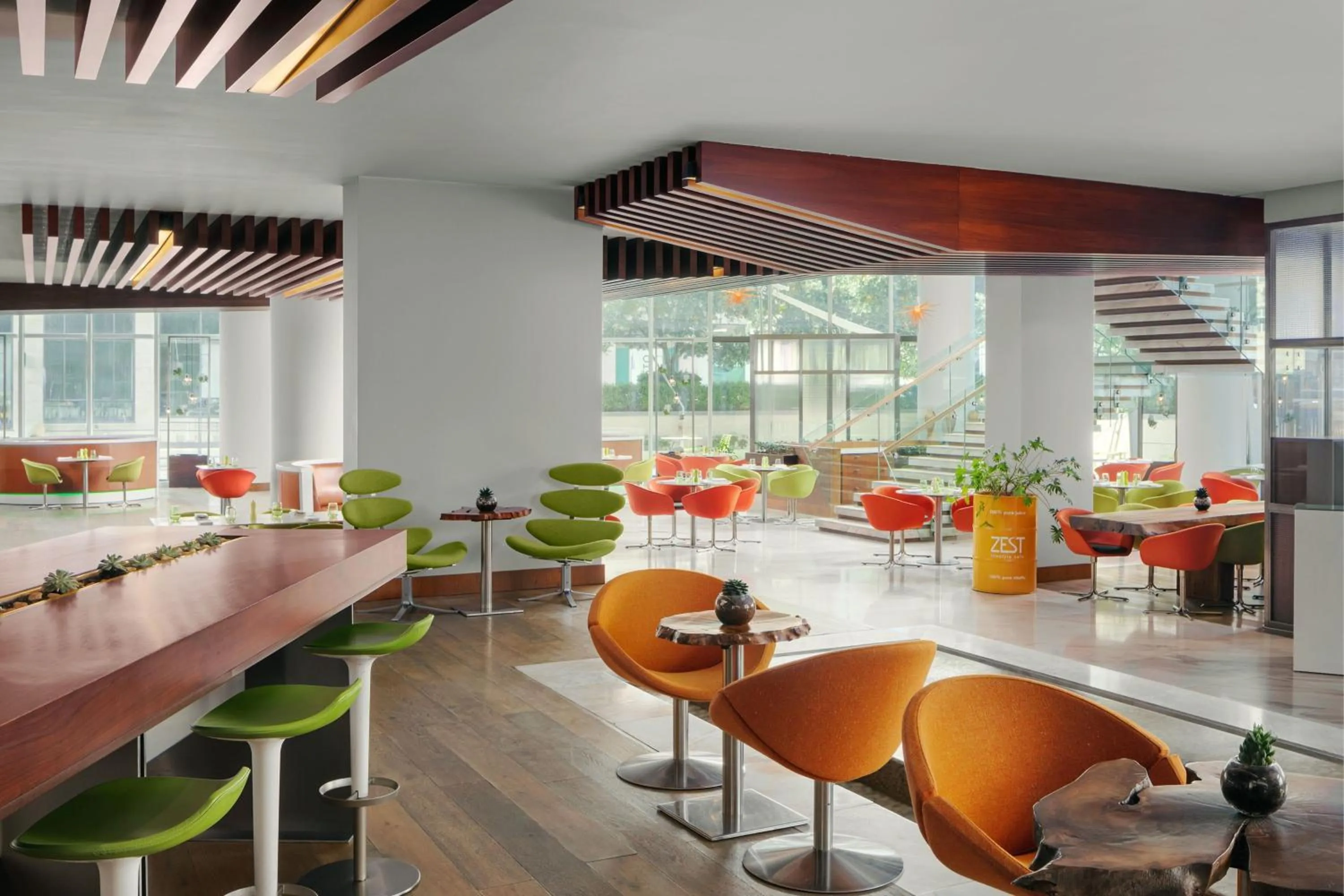 Lounge or bar in JW Marriott Absheron Baku Hotel