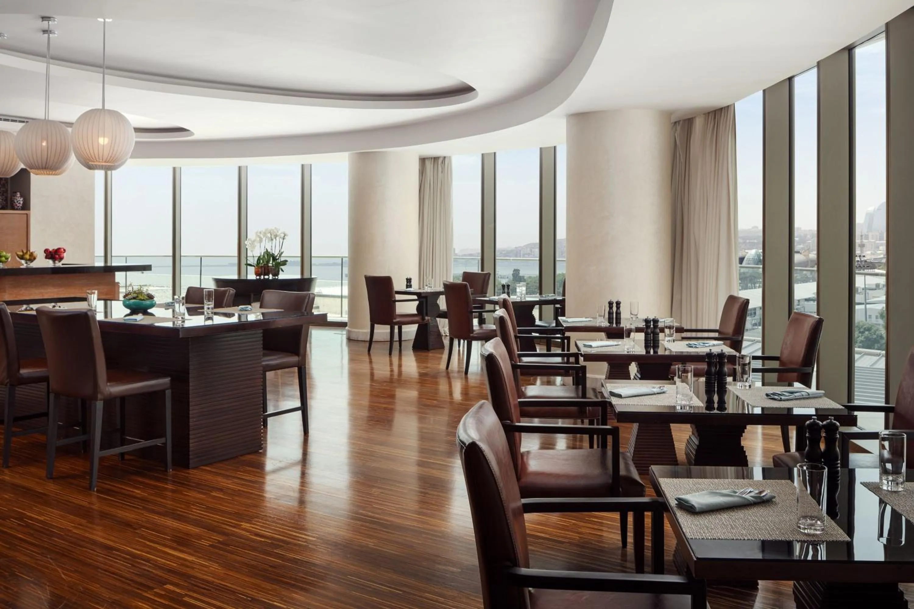 Lounge or bar in JW Marriott Absheron Baku Hotel