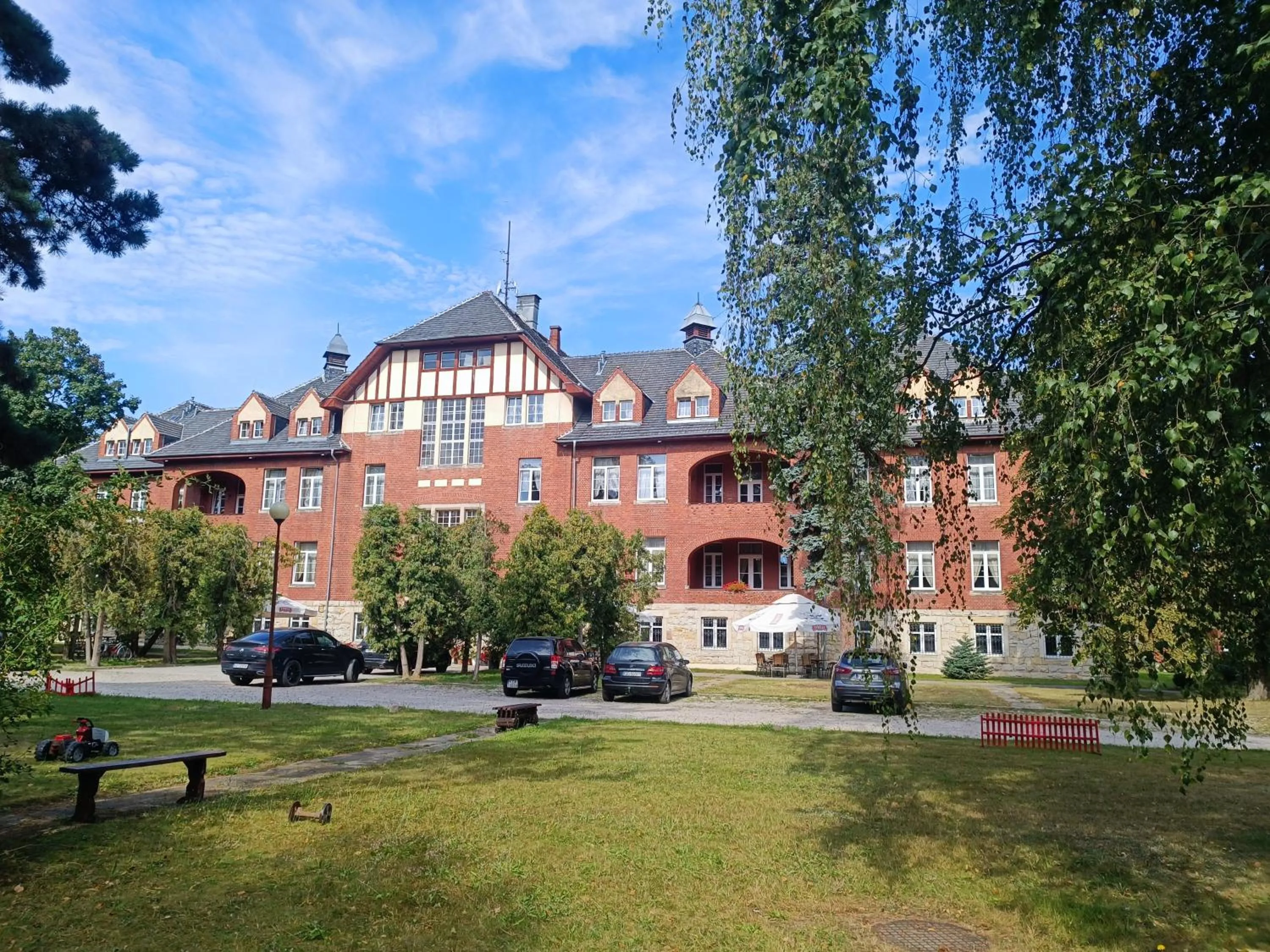 Property building in Hotel Willa Park