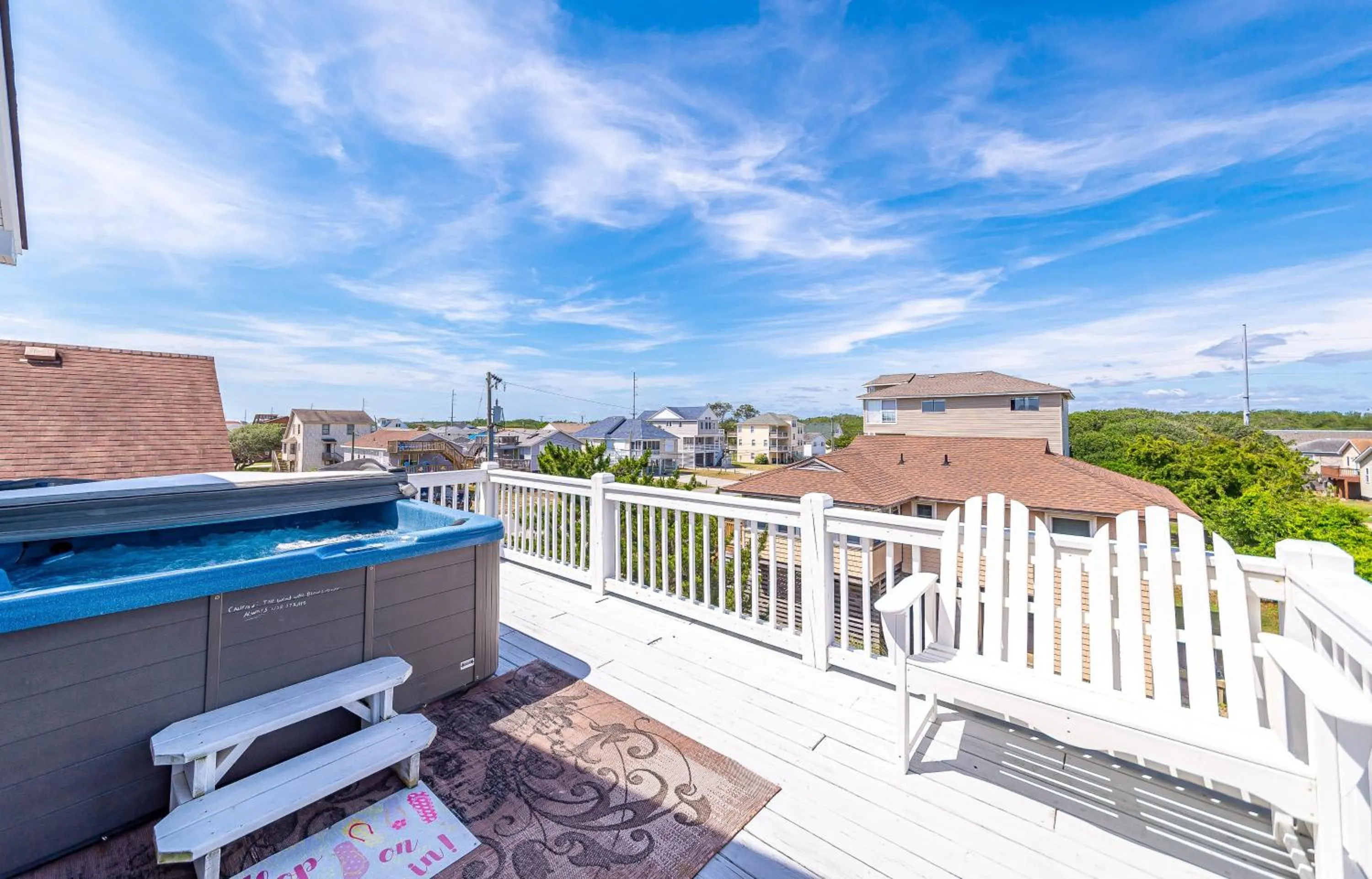 Ocean's View - Kill Devil Hills MP 8, 200 Yds to Beach, Hot Tub, Pool Table, Pets OK