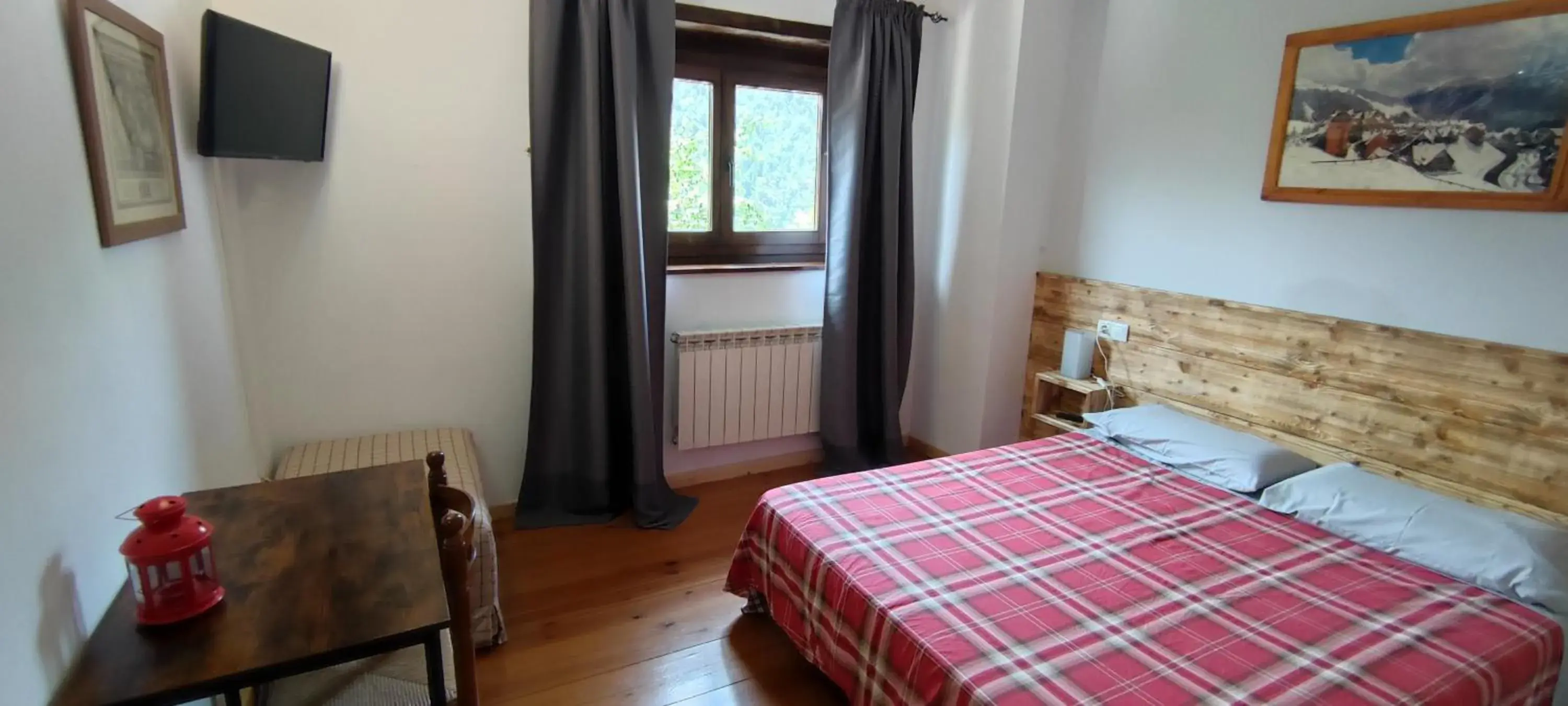 Double Room in Hotelet de Betlan Double Room in Hotelet de Betlan