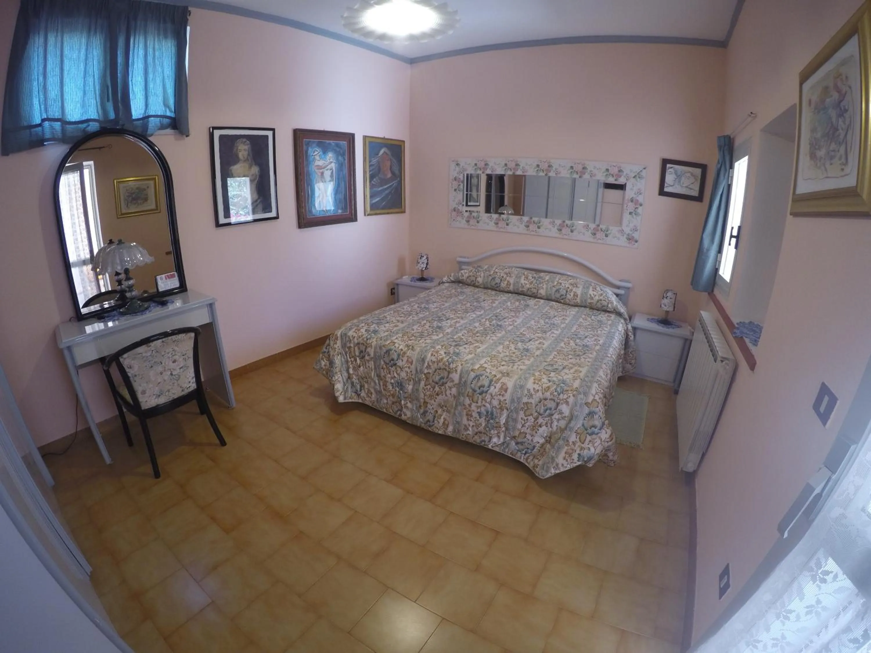 Photo of the whole room in hotel la rondinella