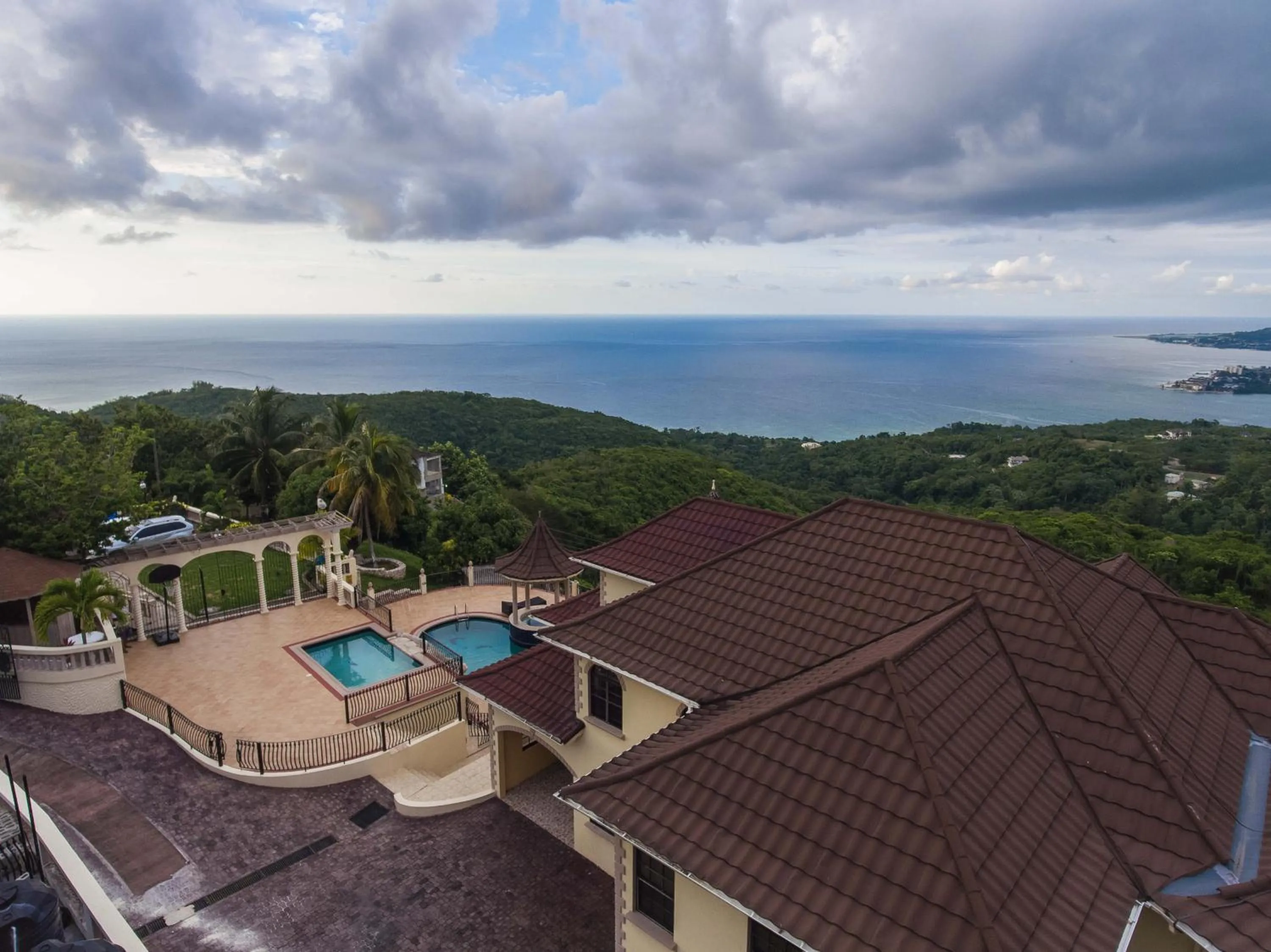 Property building in Clarridge View Guesthouse