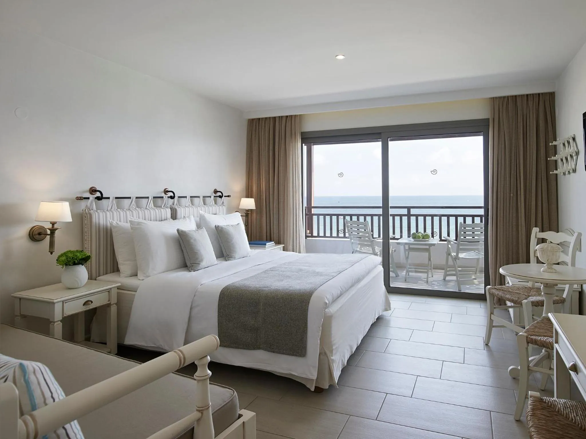 Bed in Creta Maris Resort