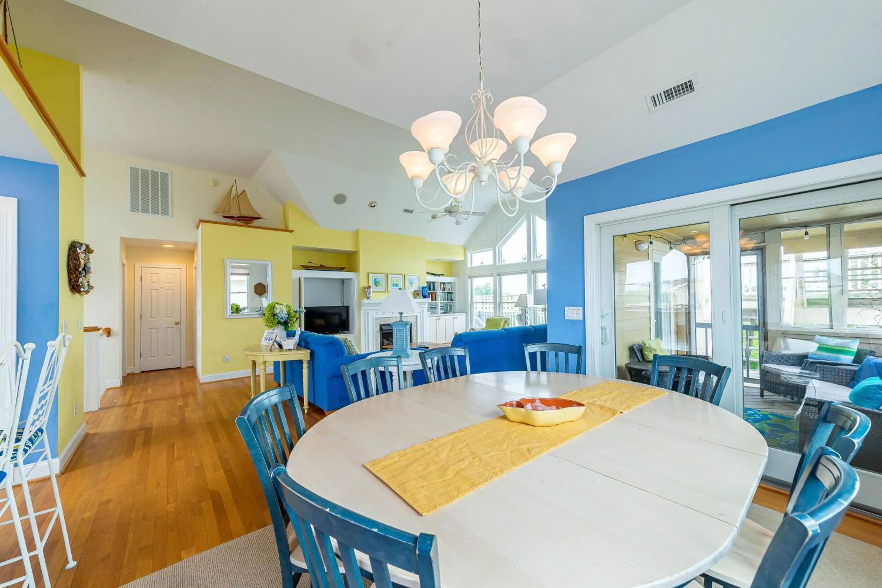 Crow's Nest - Corolla, Crown Point, 150 Yds to Beach, Hot Tub, Community Pool, Pets OK