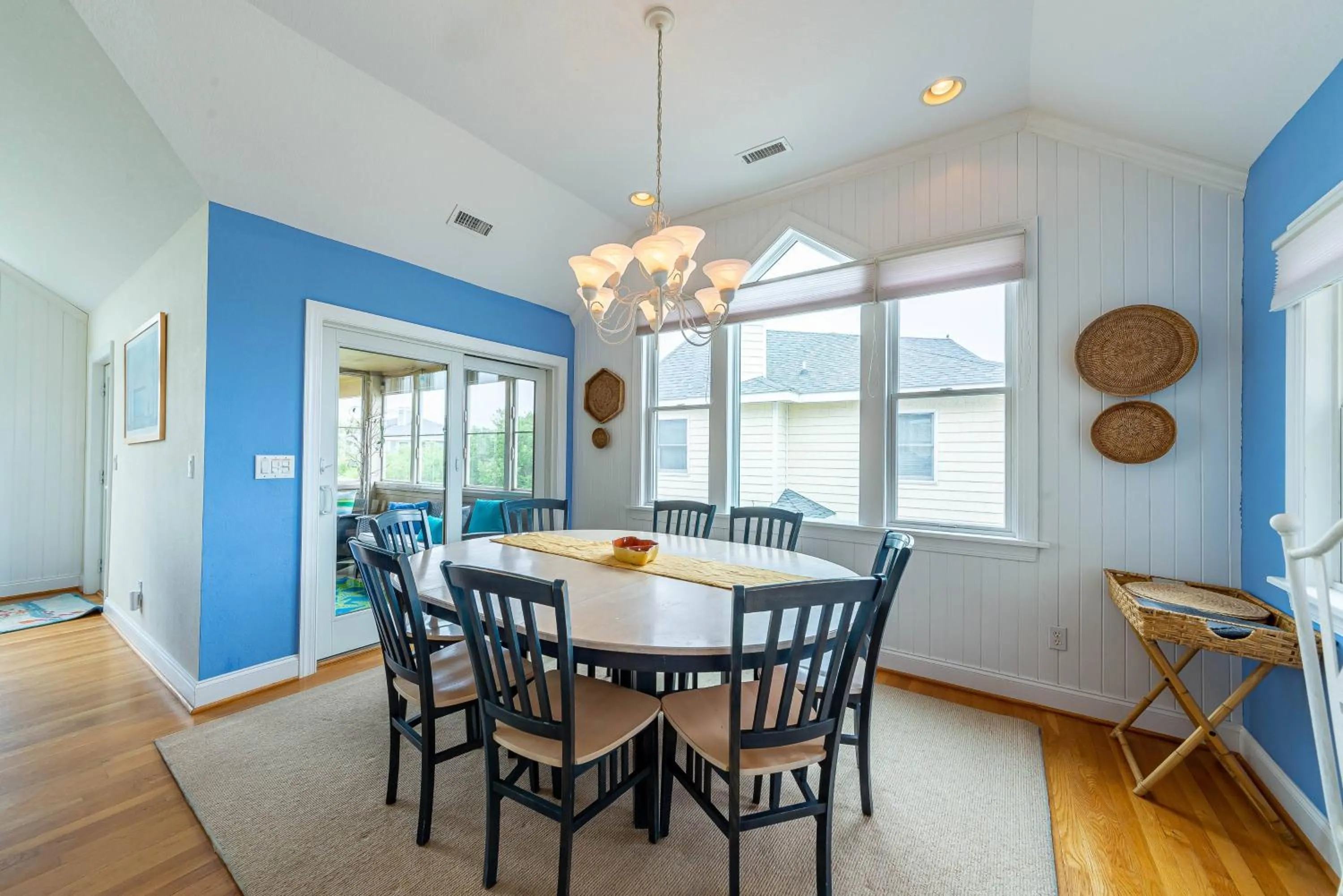 Crow's Nest - Corolla, Crown Point, 150 Yds to Beach, Hot Tub, Community Pool, Pets OK