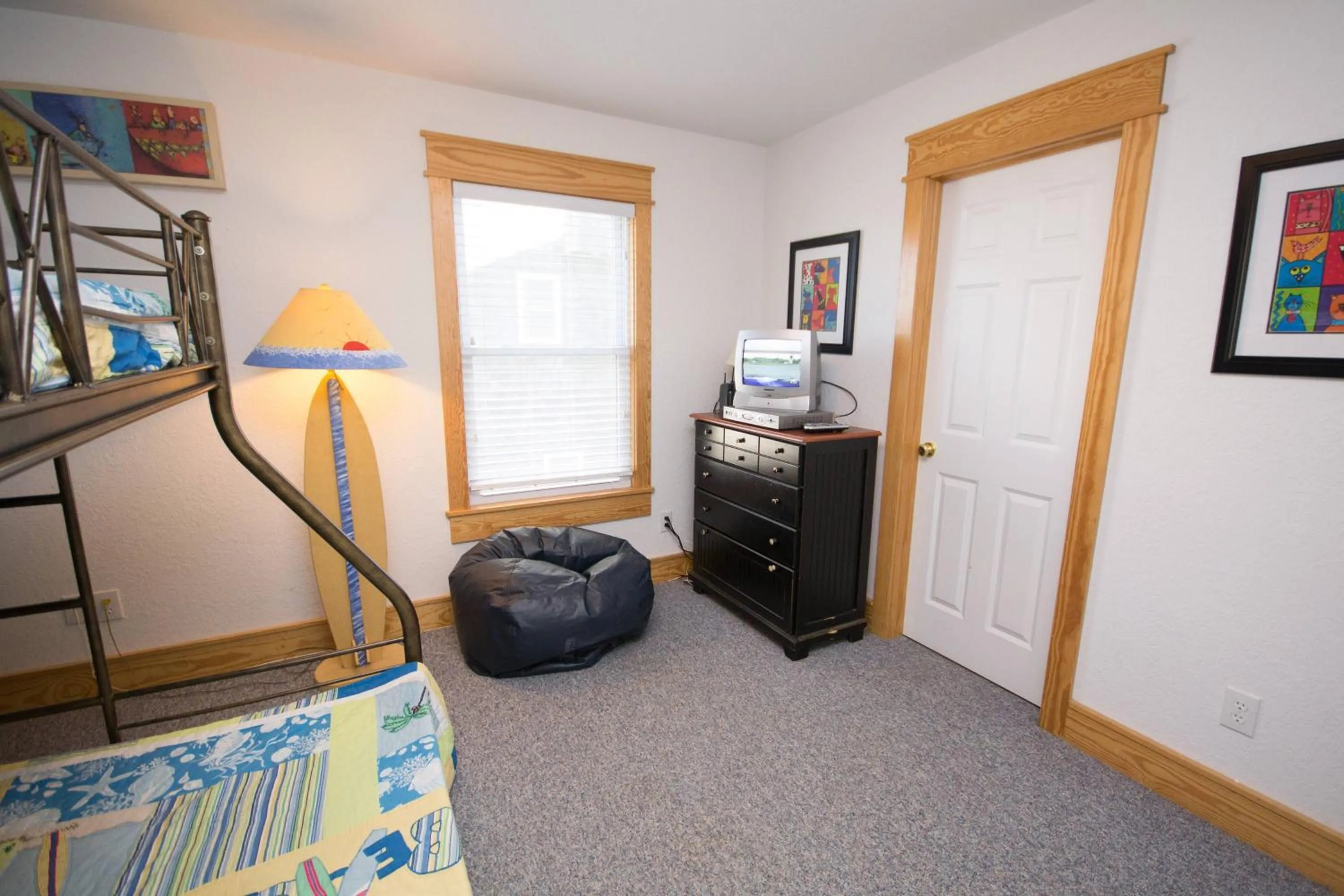 Bed in Island Time - NH MP 11, 50 Ft to Beach, Elevator, Pool, Free Pool Heat, Hot Tub, Pets OK, YR Flex