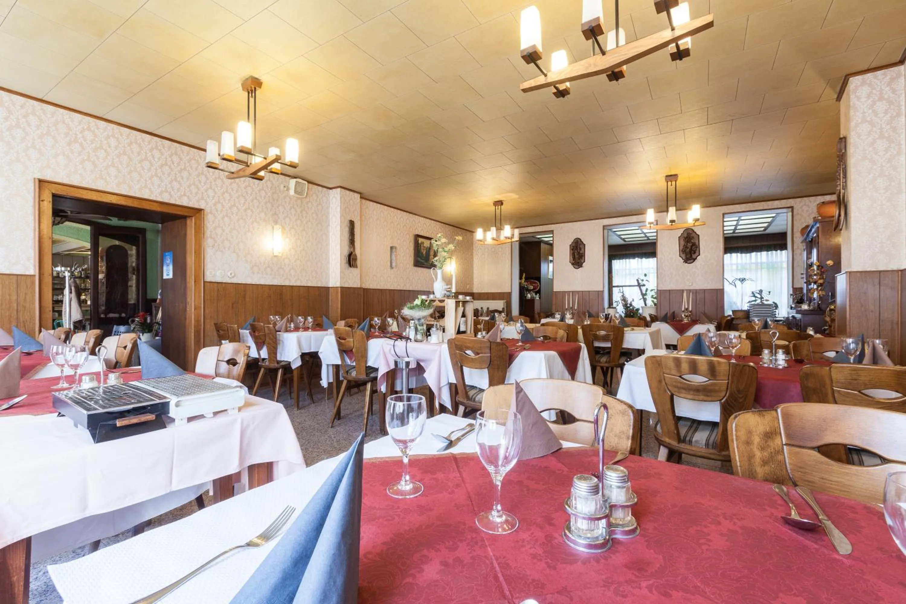 Restaurant/places to eat in Hotel DeFive