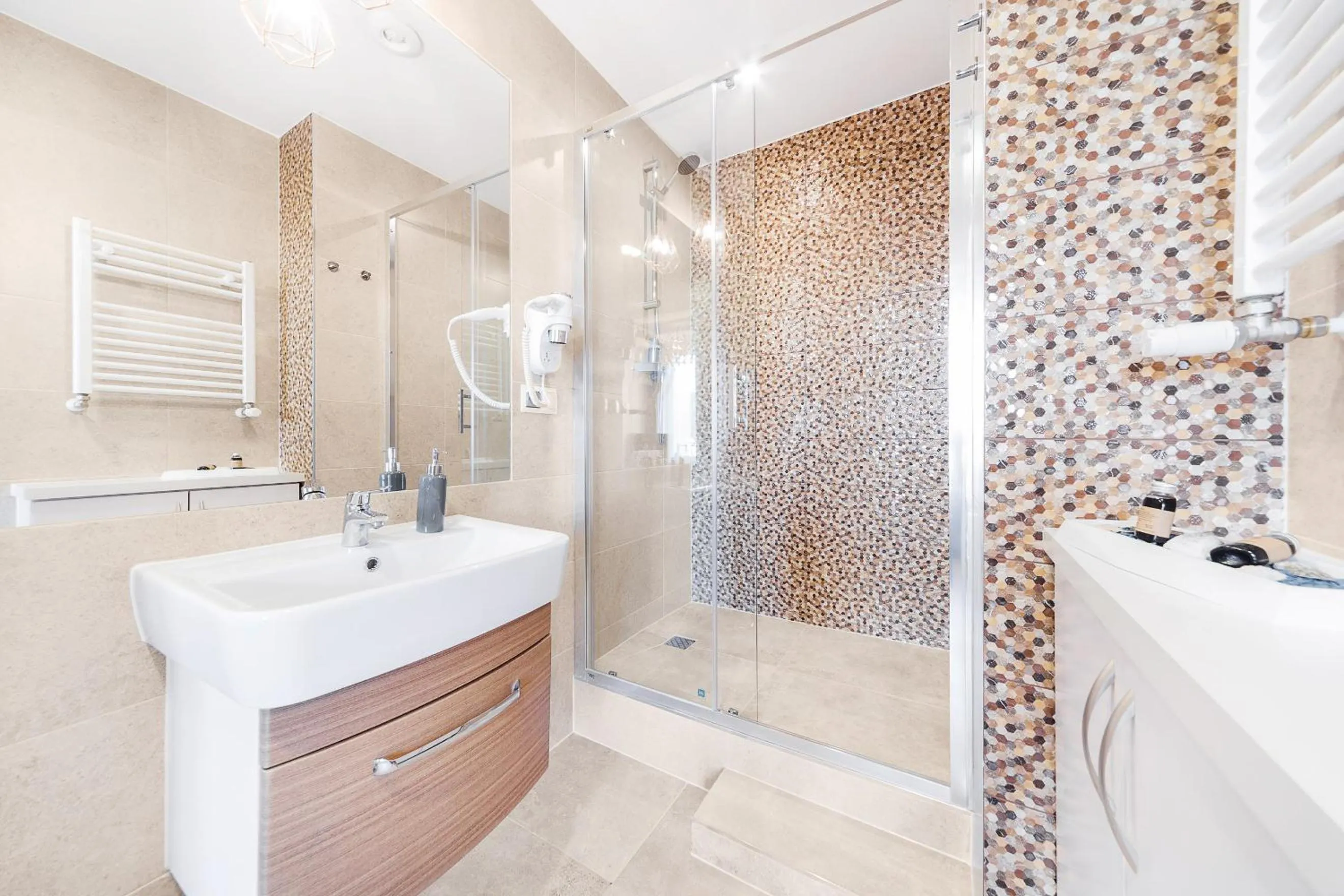 Shower in Six Suites, Old Town