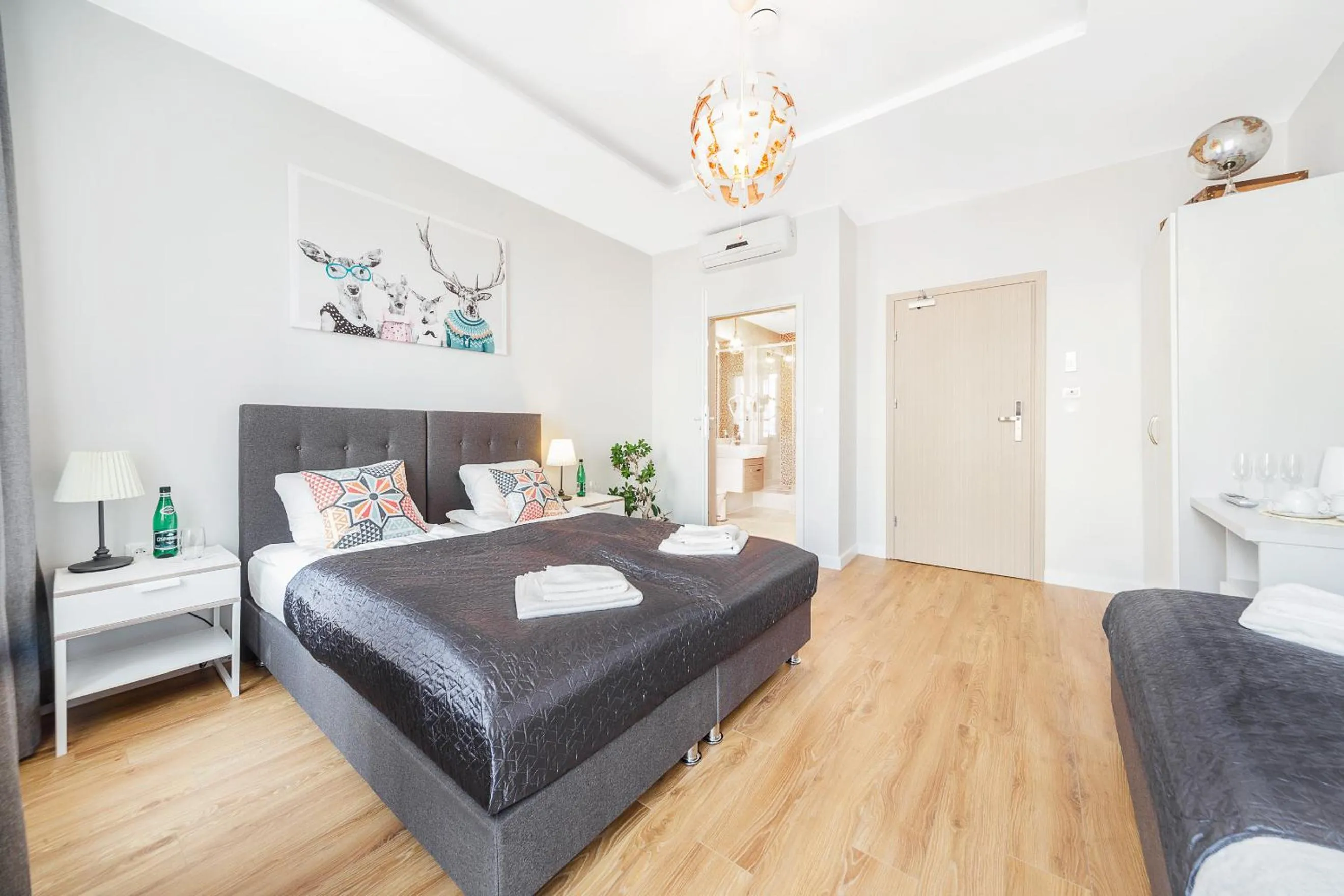 Seating area, Bed in Six Suites, Old Town