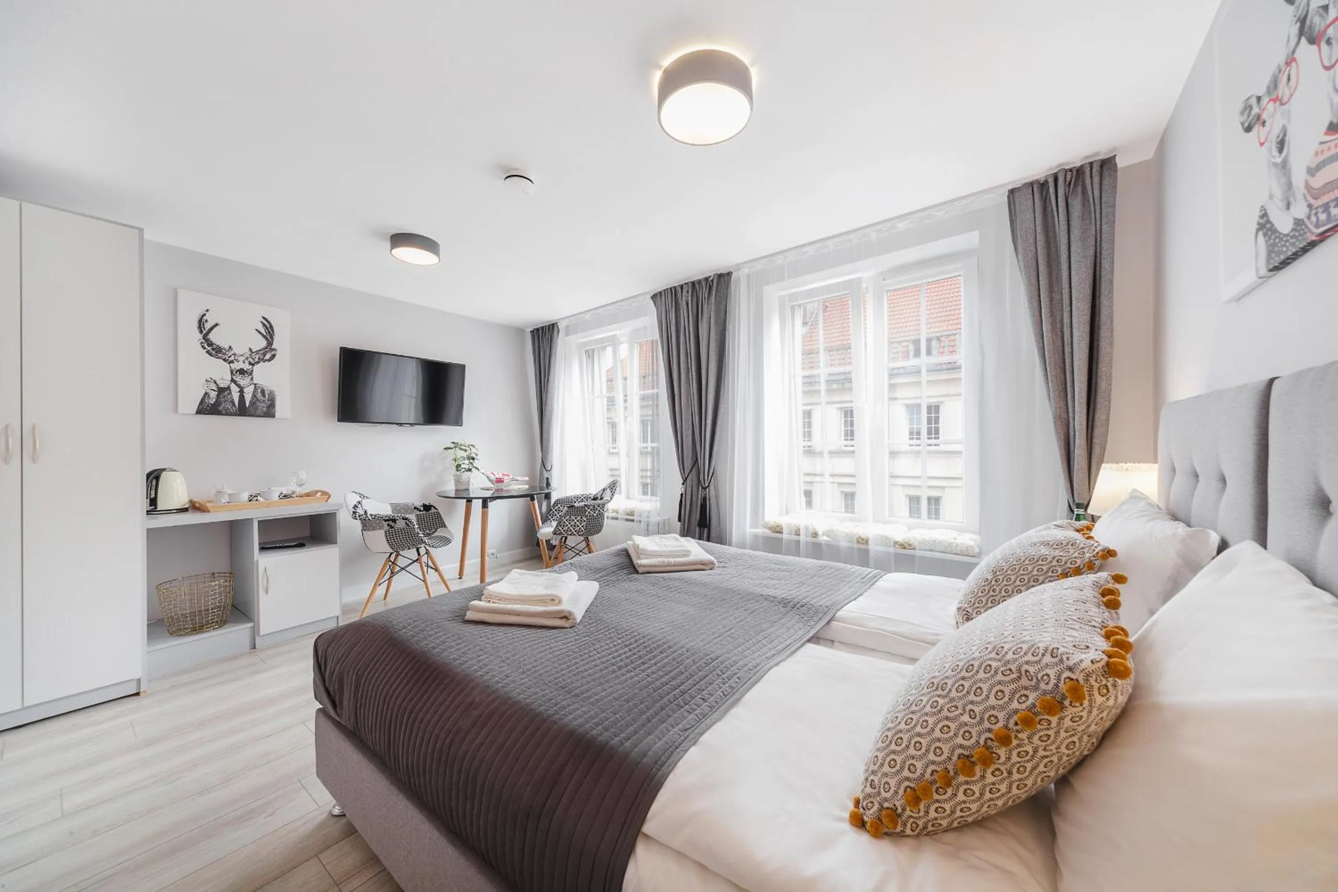 TV and multimedia, Bed in Six Suites, Old Town